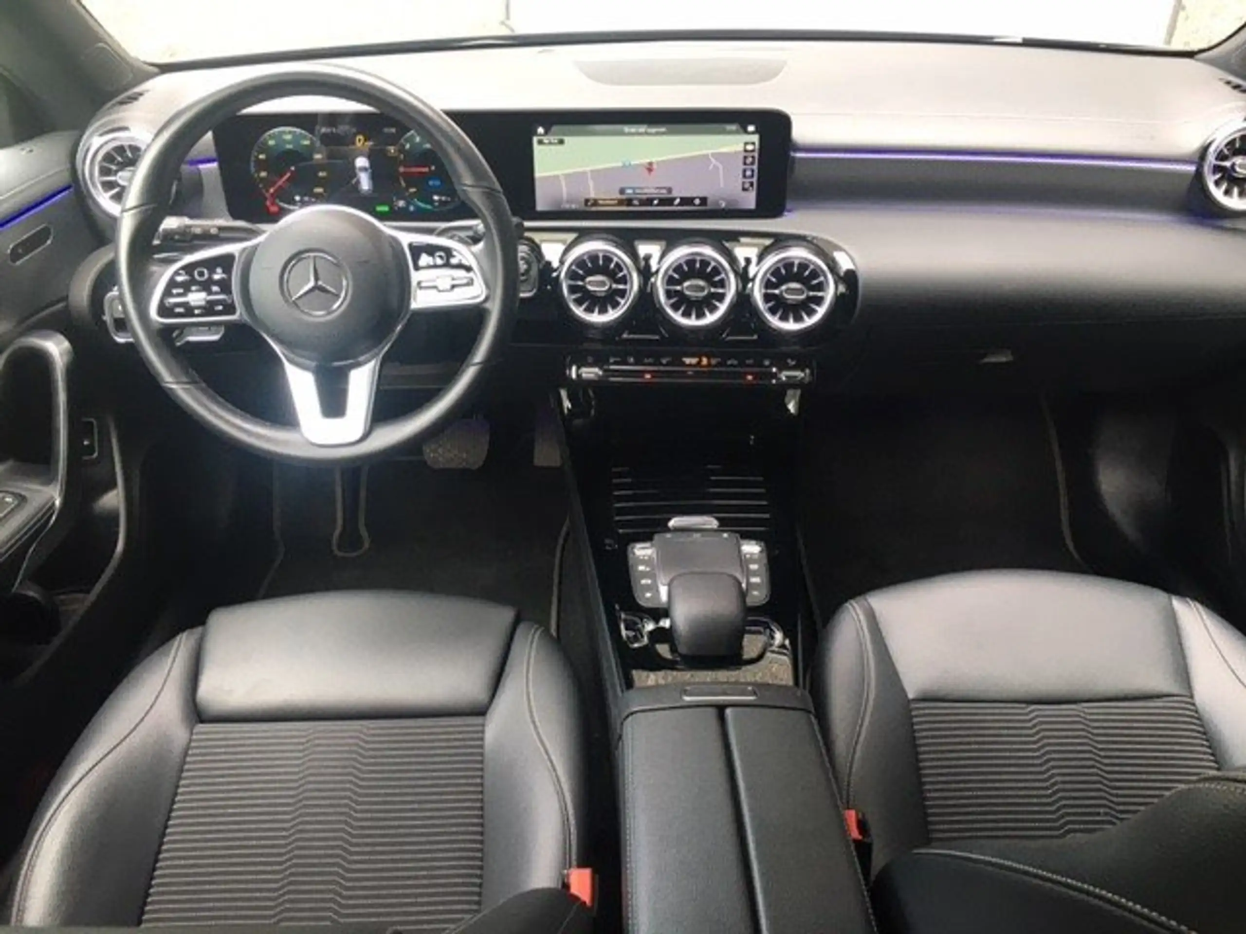 Mercedes-Benz - CLA 250