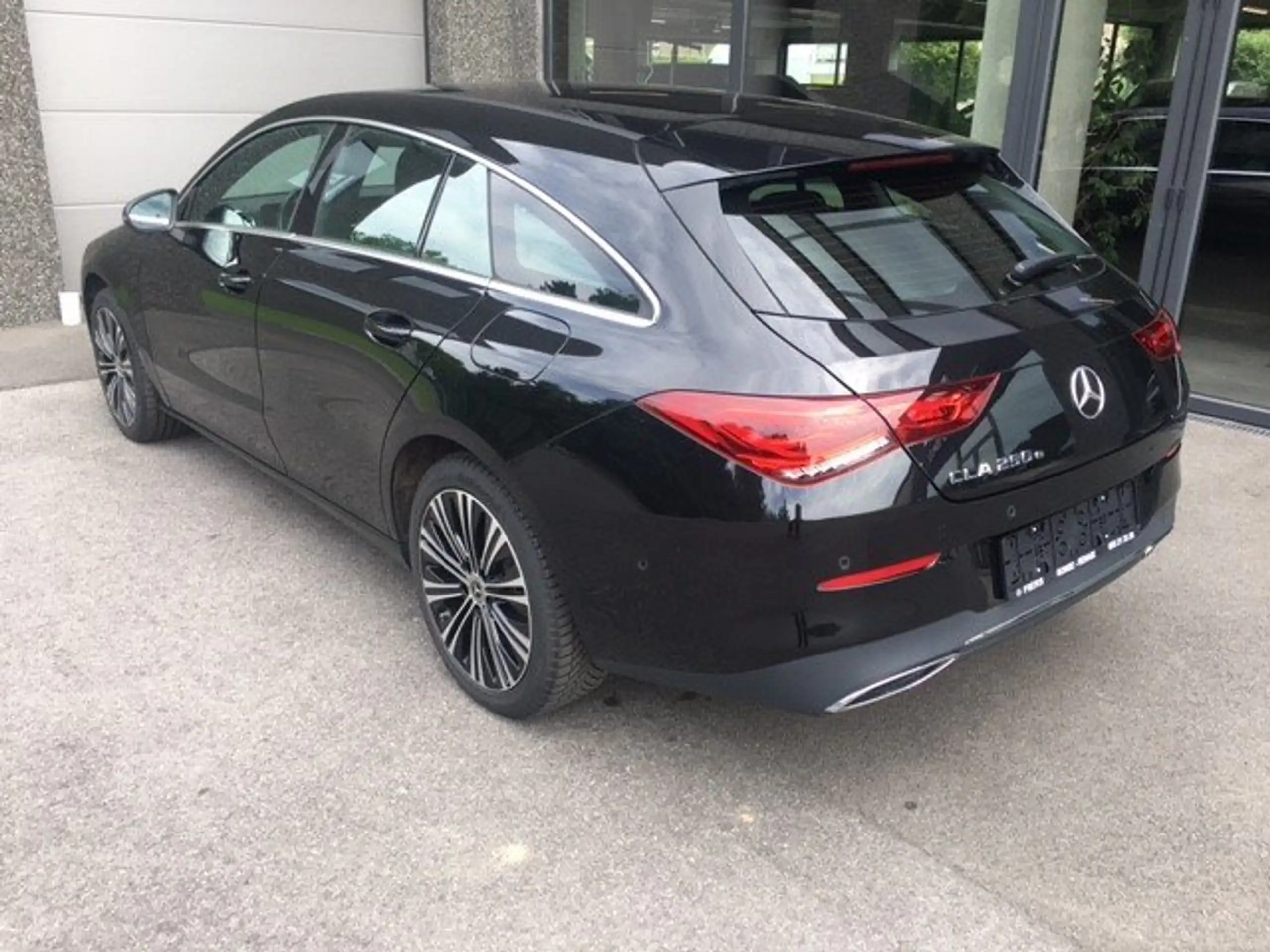 Mercedes-Benz - CLA 250