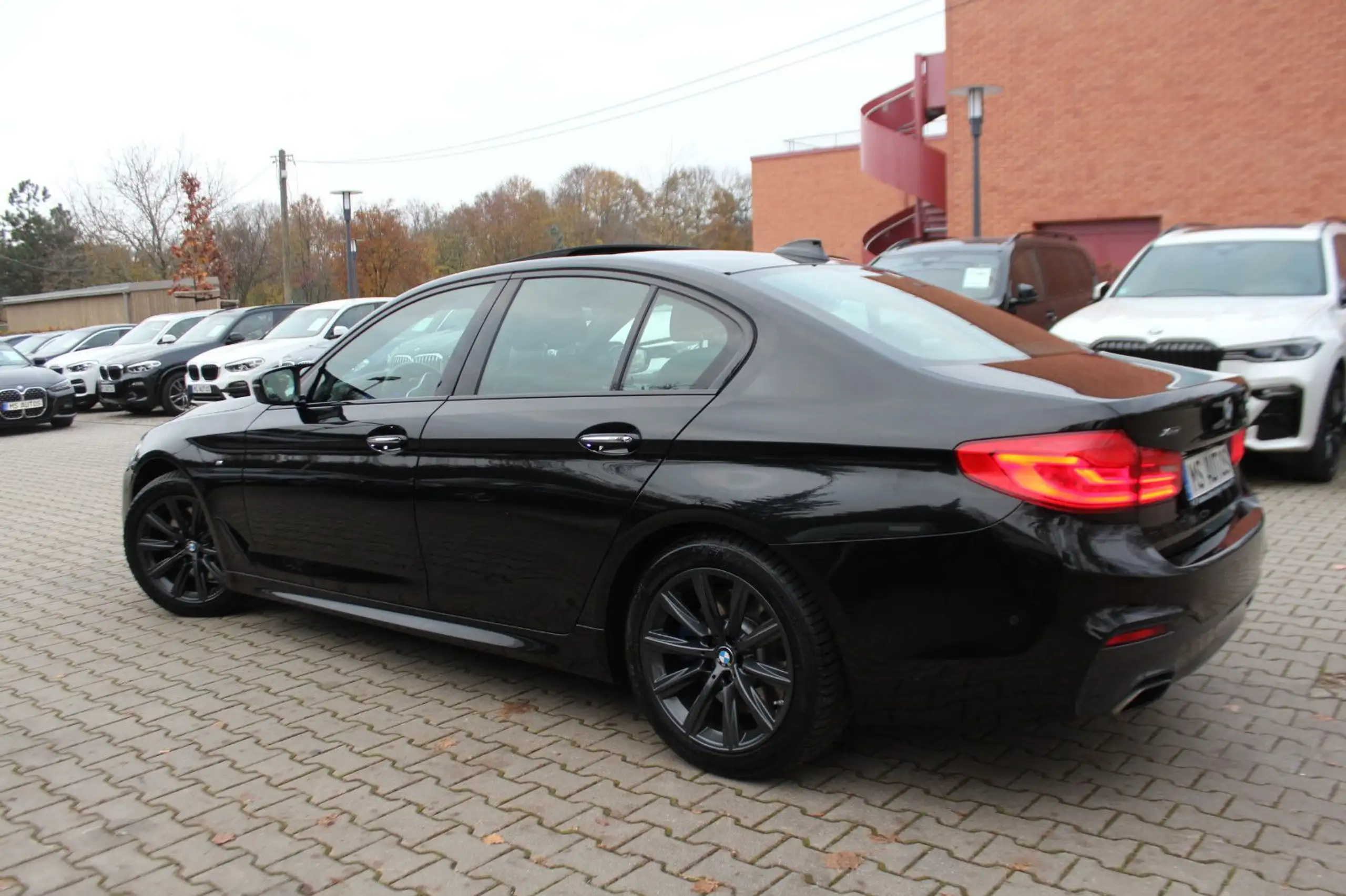 BMW - 530