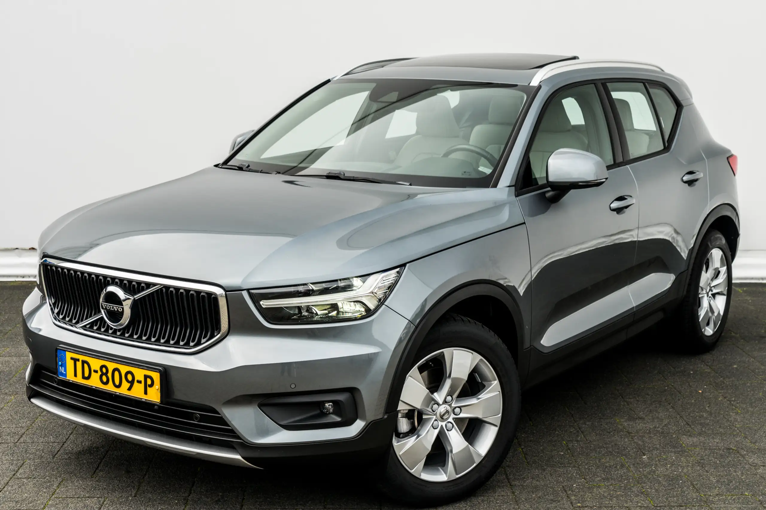 Volvo - XC40