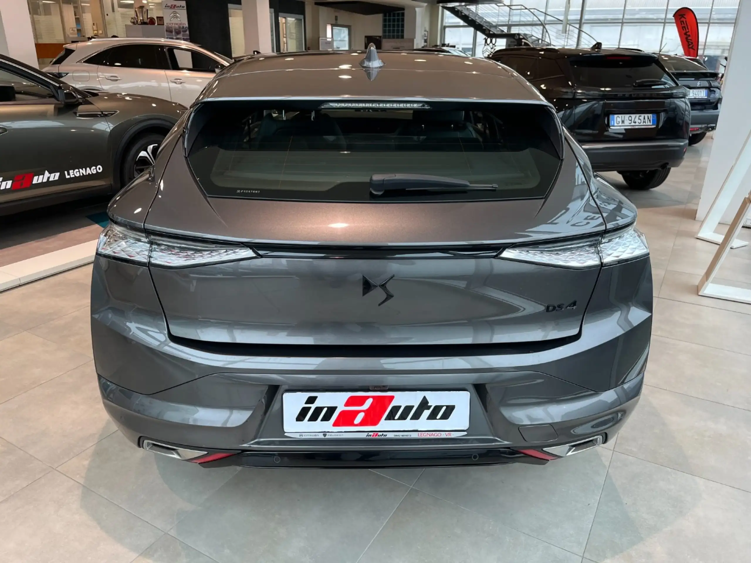 DS Automobiles - DS 4