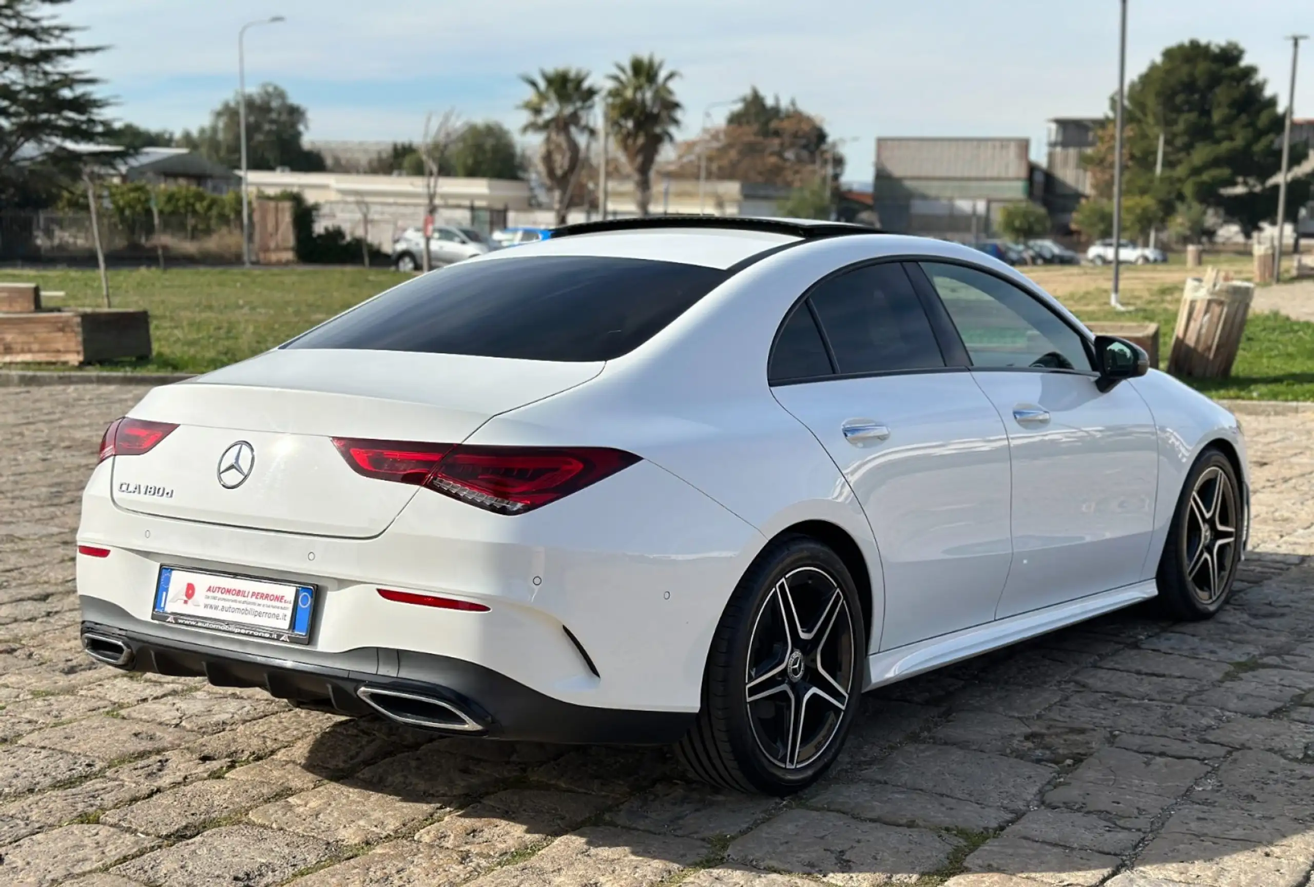 Mercedes-Benz - CLA 180