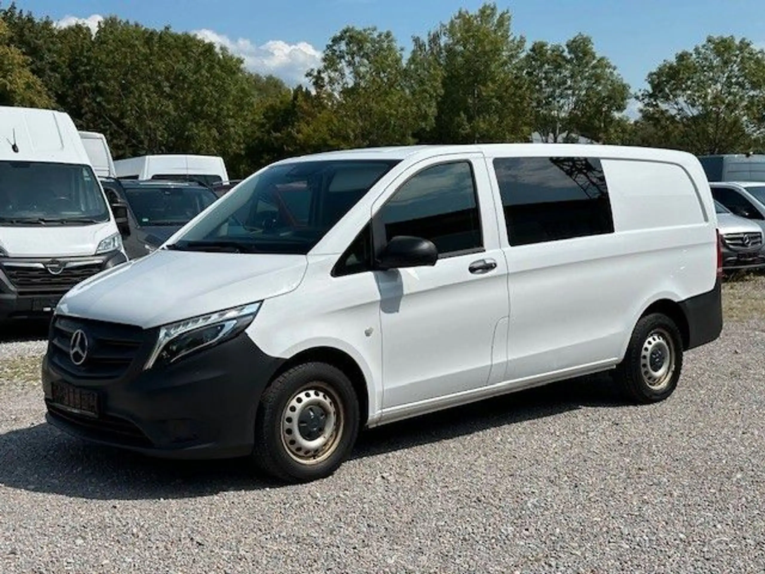 Mercedes-Benz - Vito