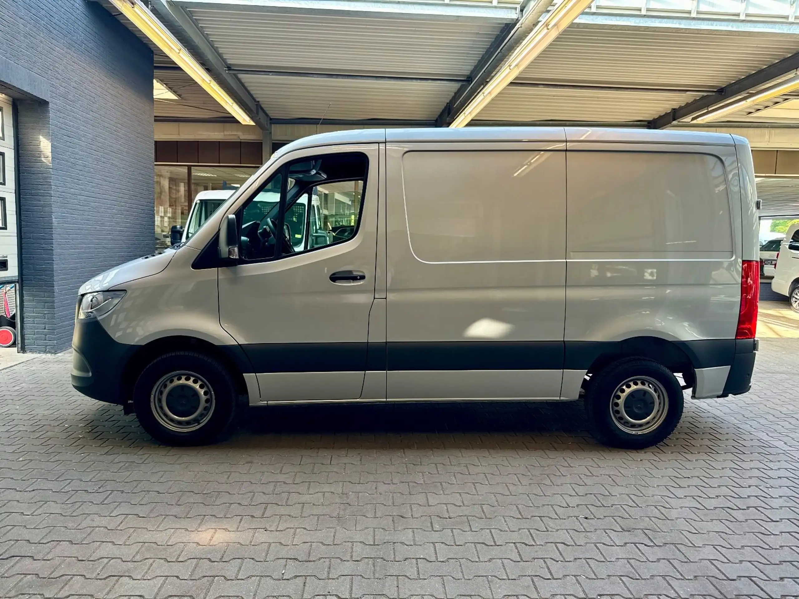 Mercedes-Benz - Sprinter