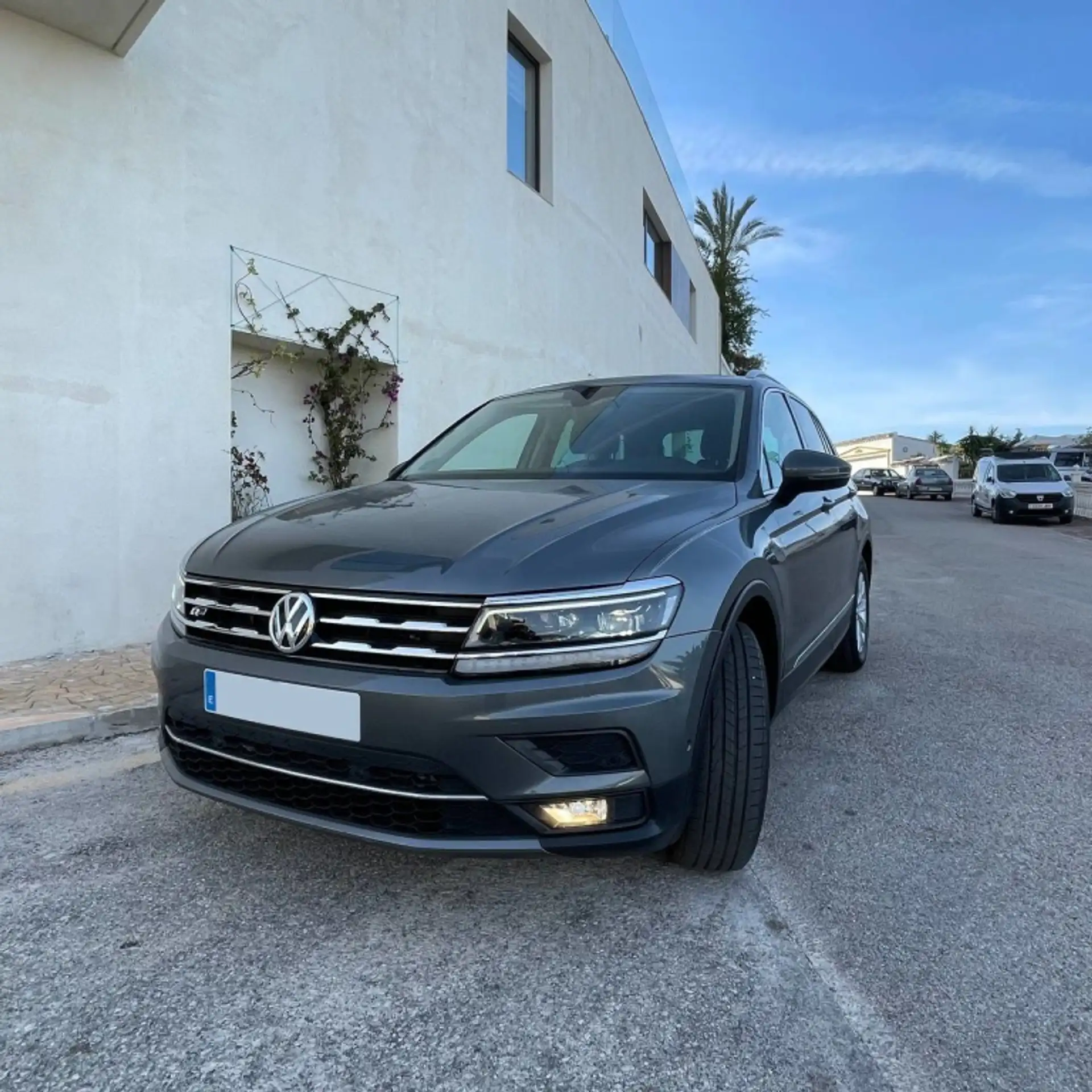 Volkswagen - Tiguan