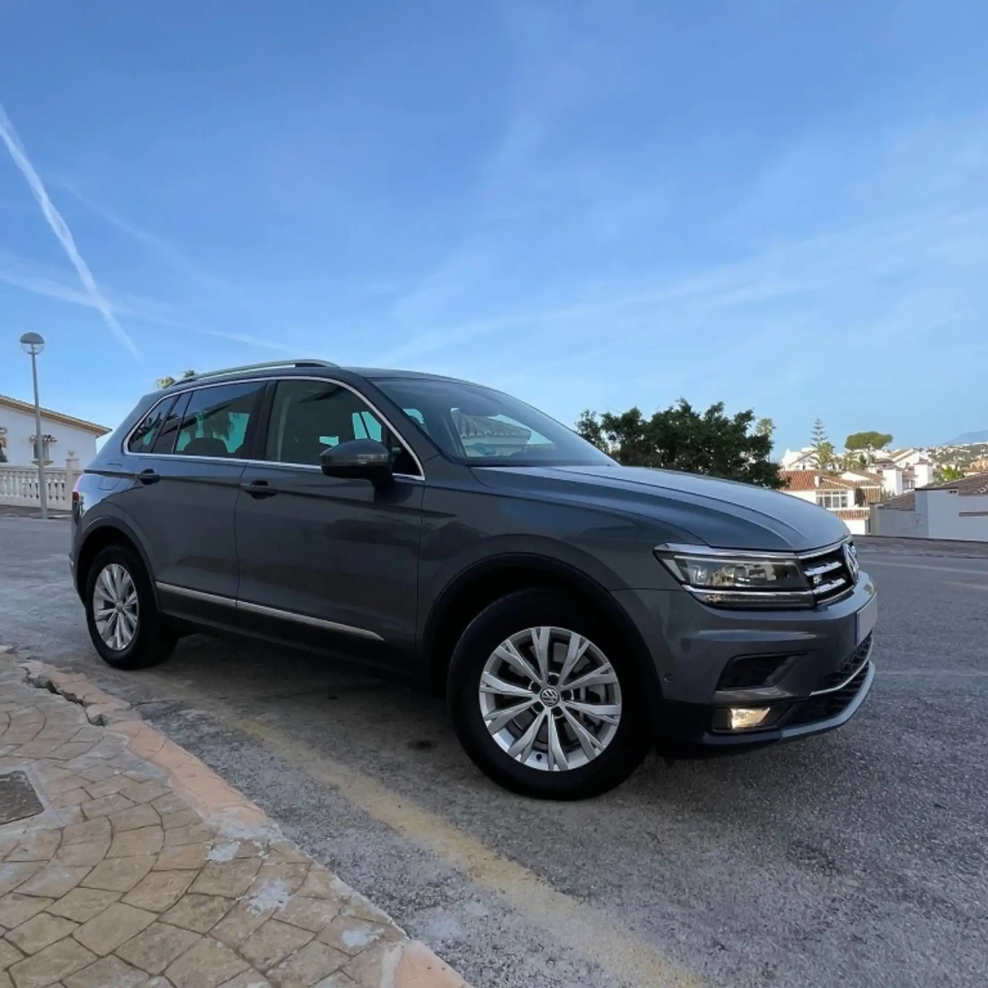 Volkswagen - Tiguan