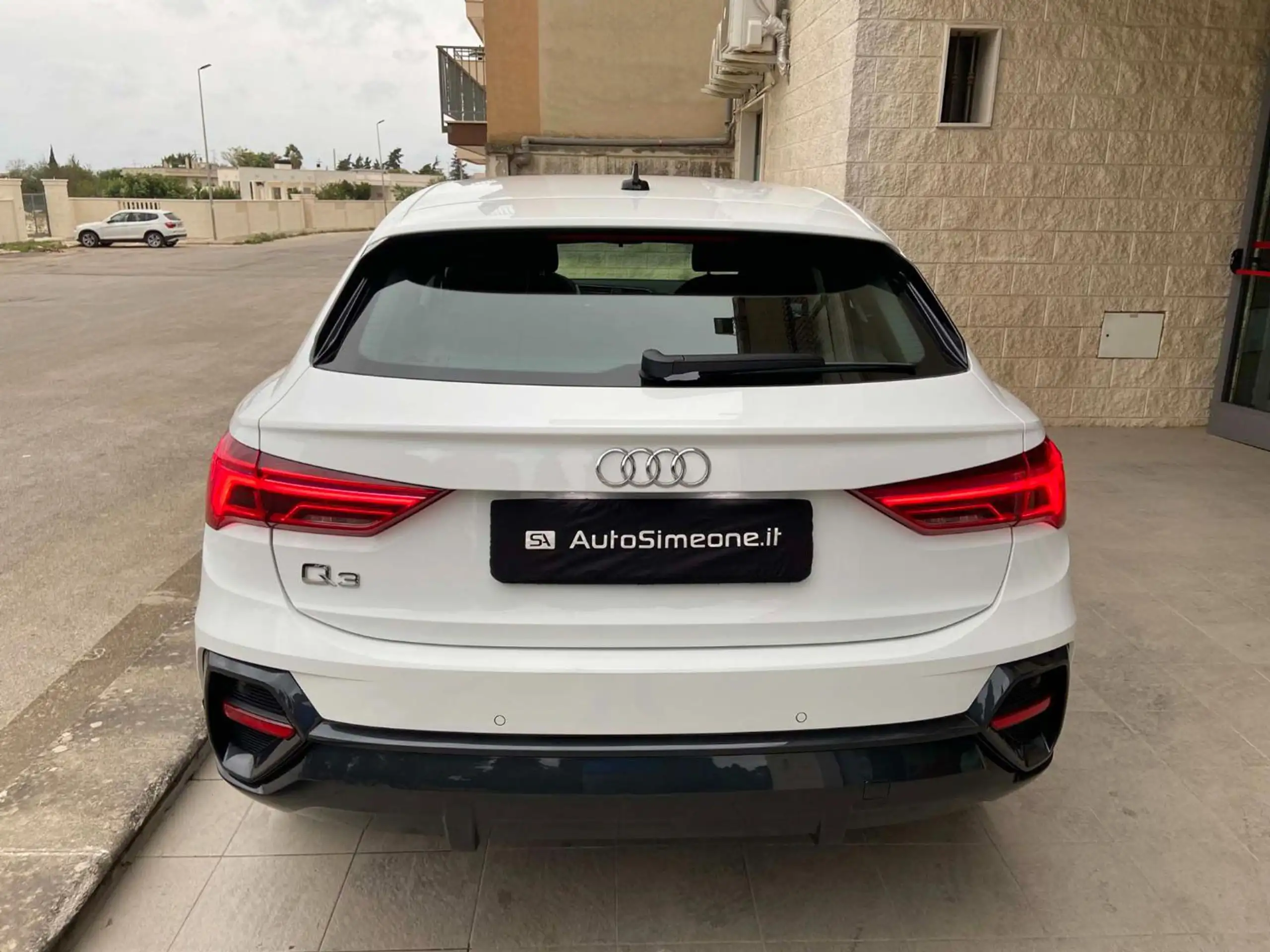 Audi - Q3