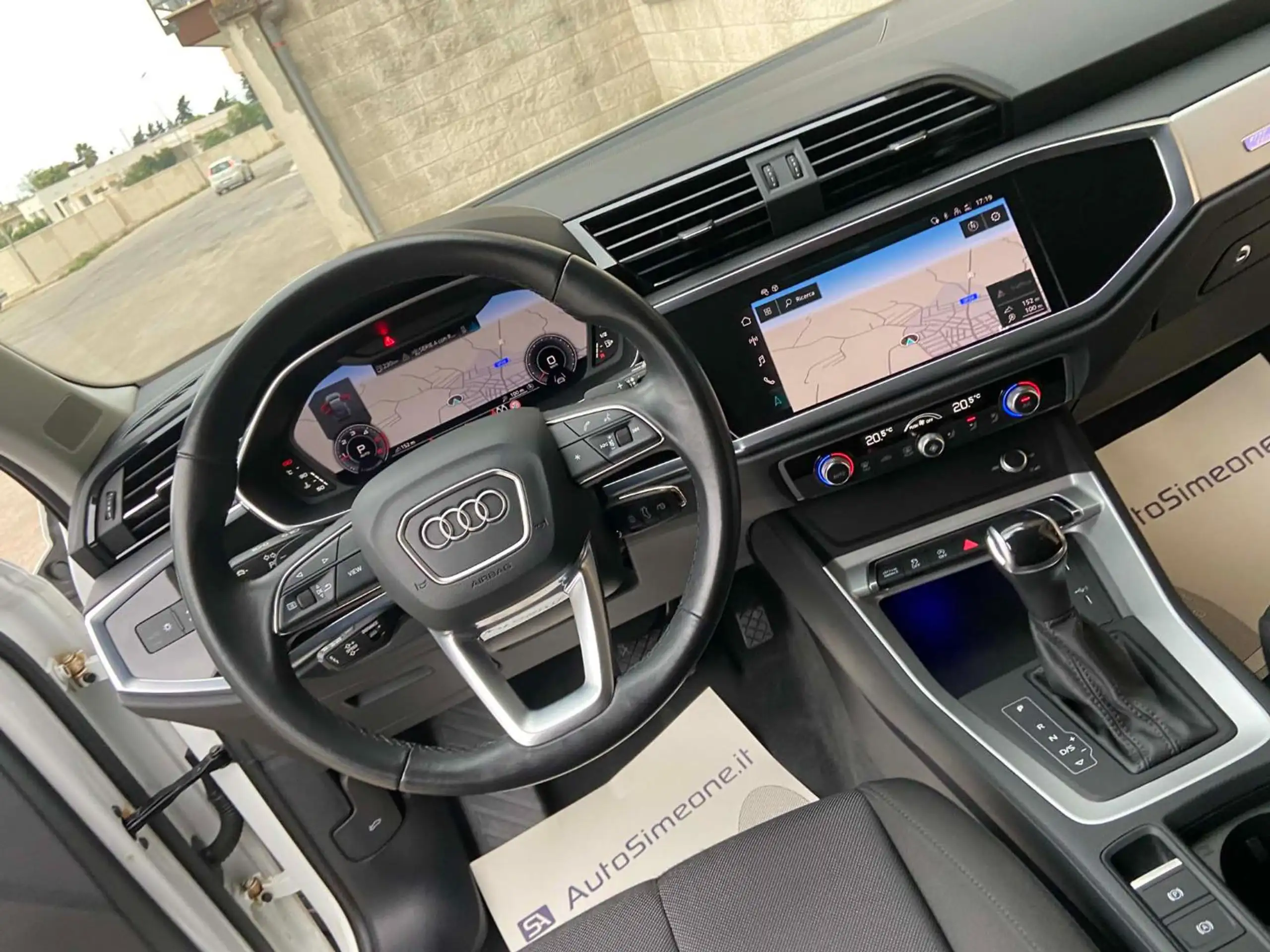 Audi - Q3