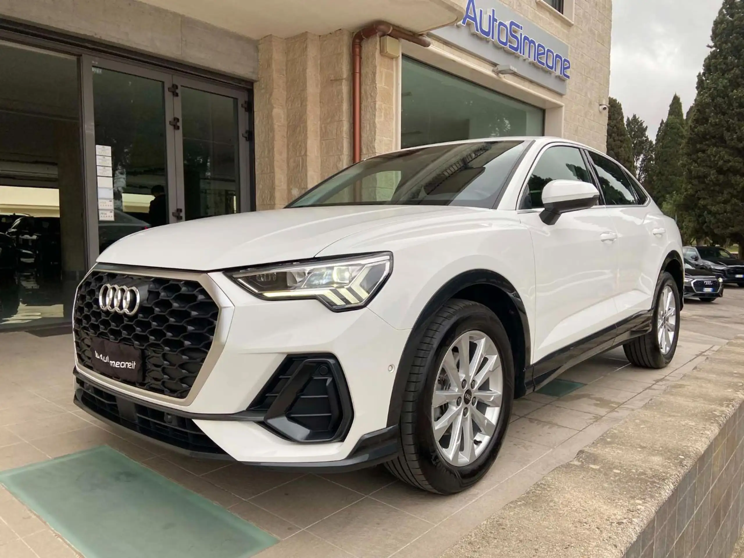 Audi - Q3