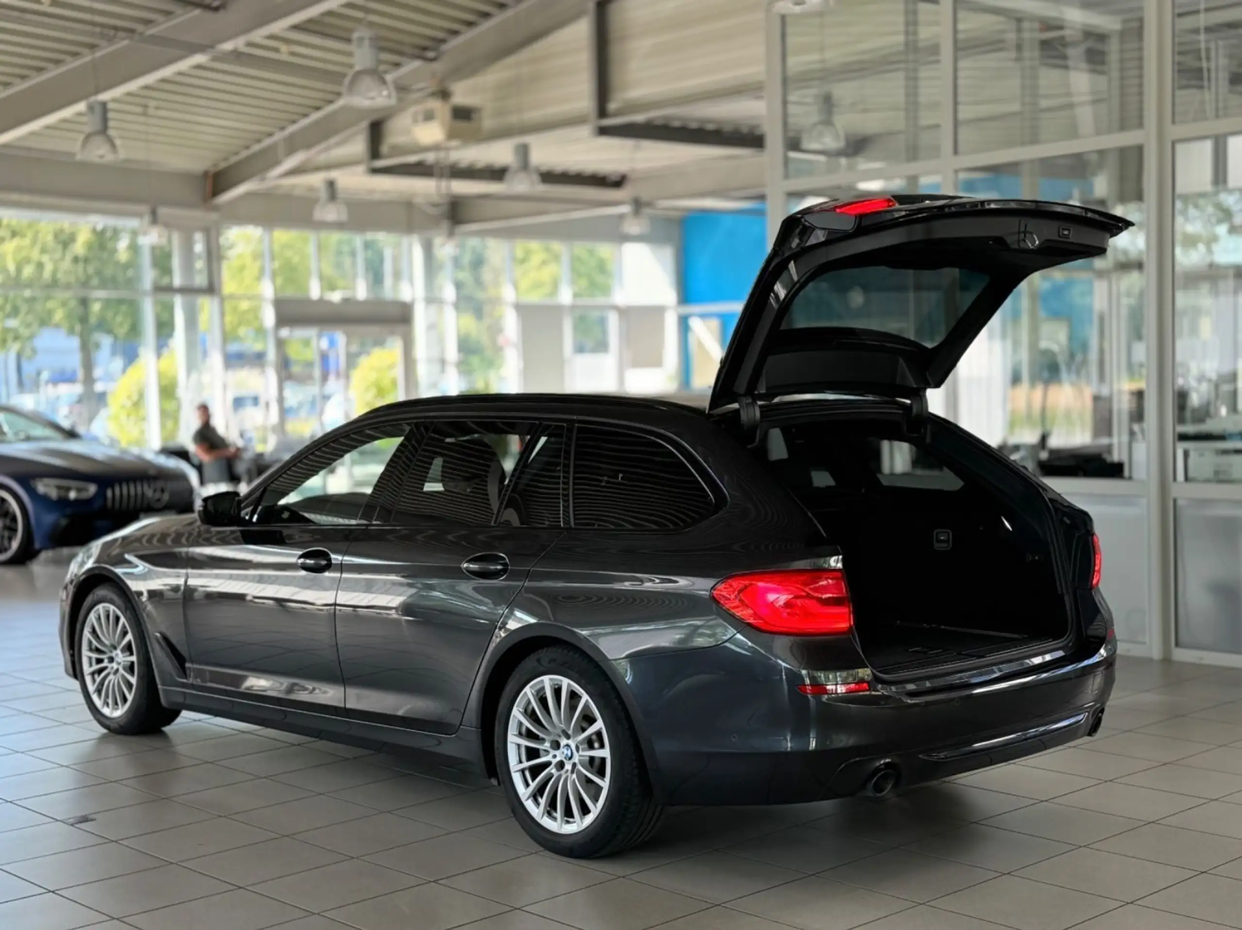 BMW - 520