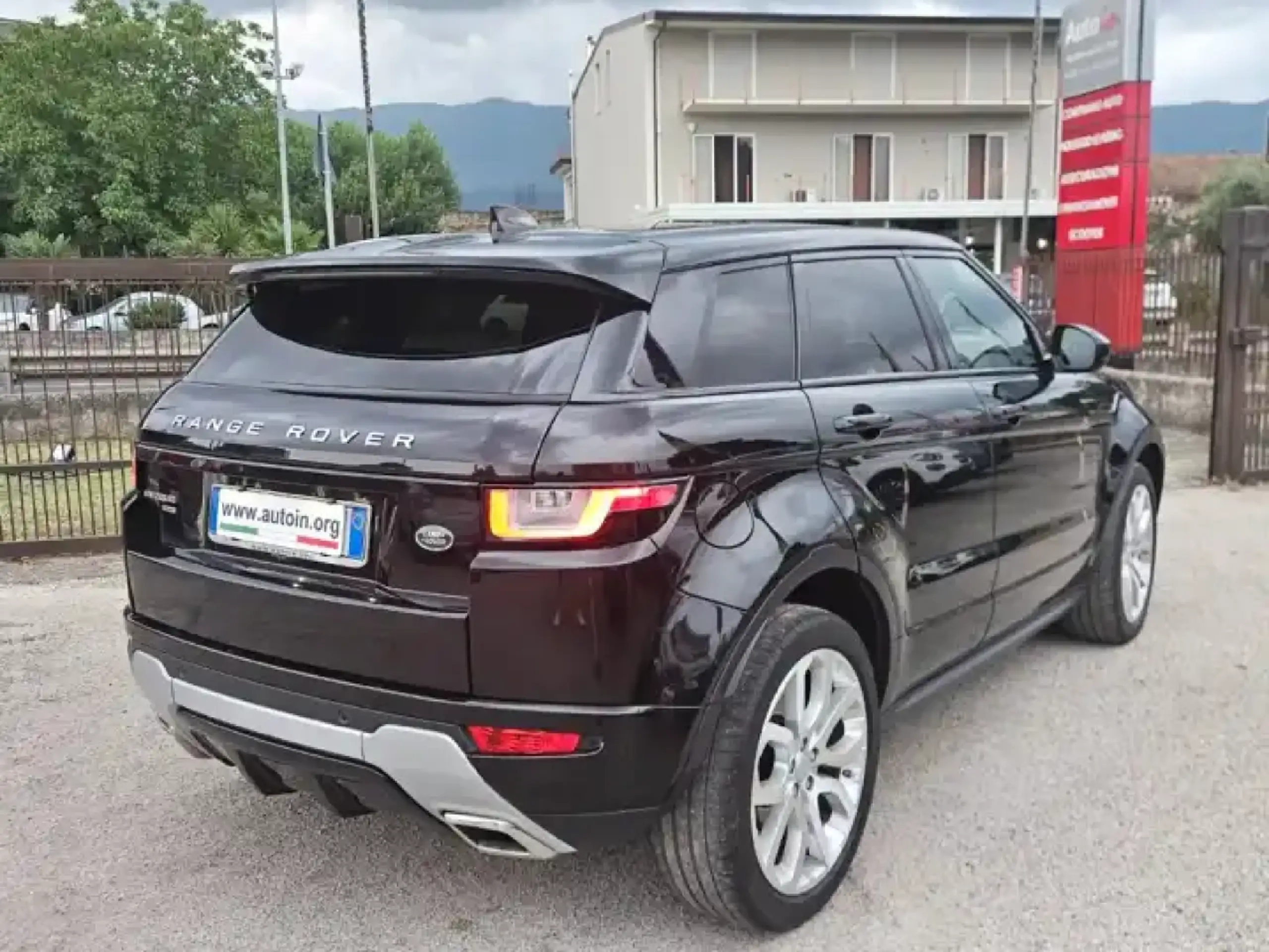 Land Rover - Range Rover Evoque