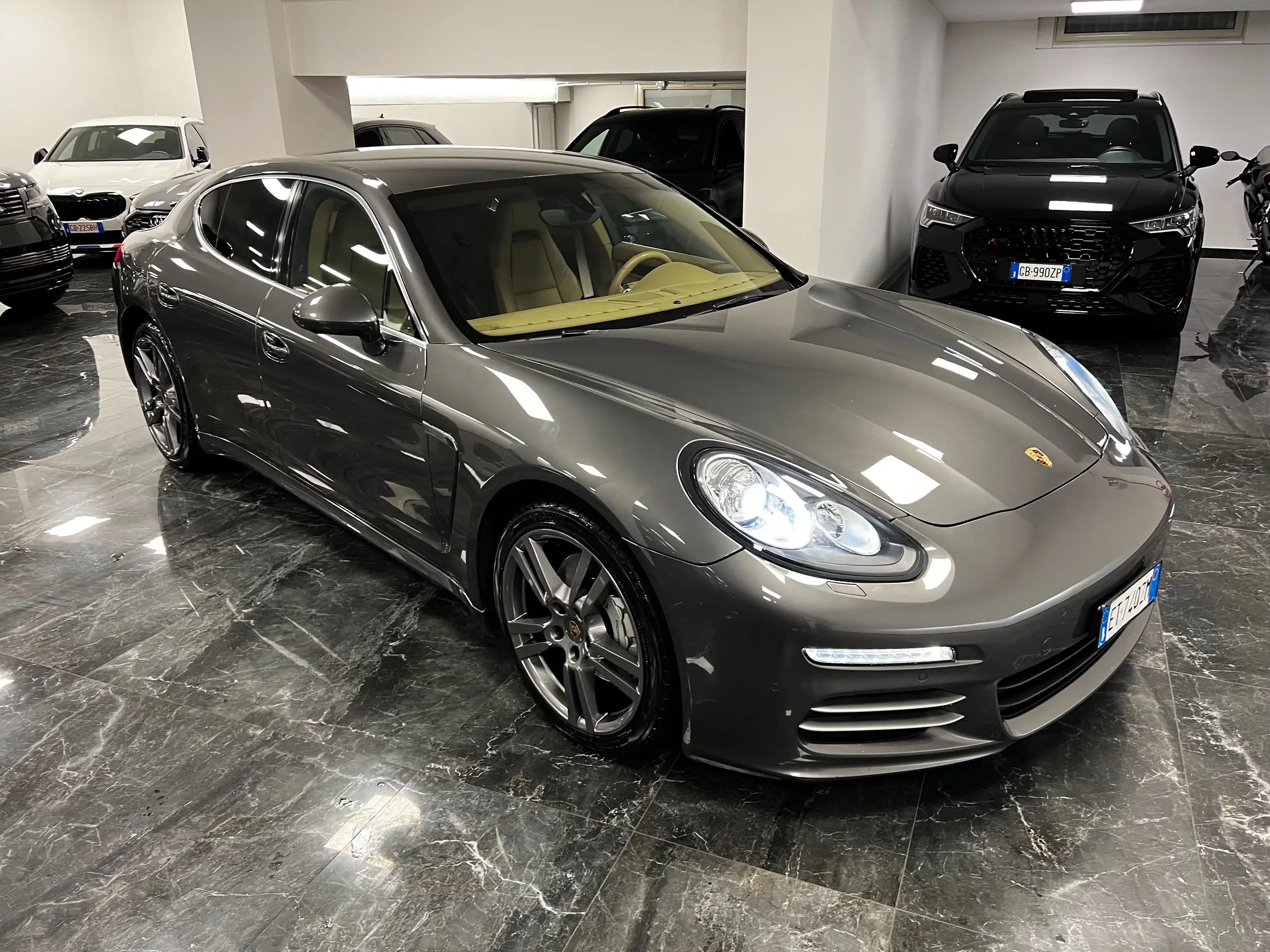 Porsche - Panamera