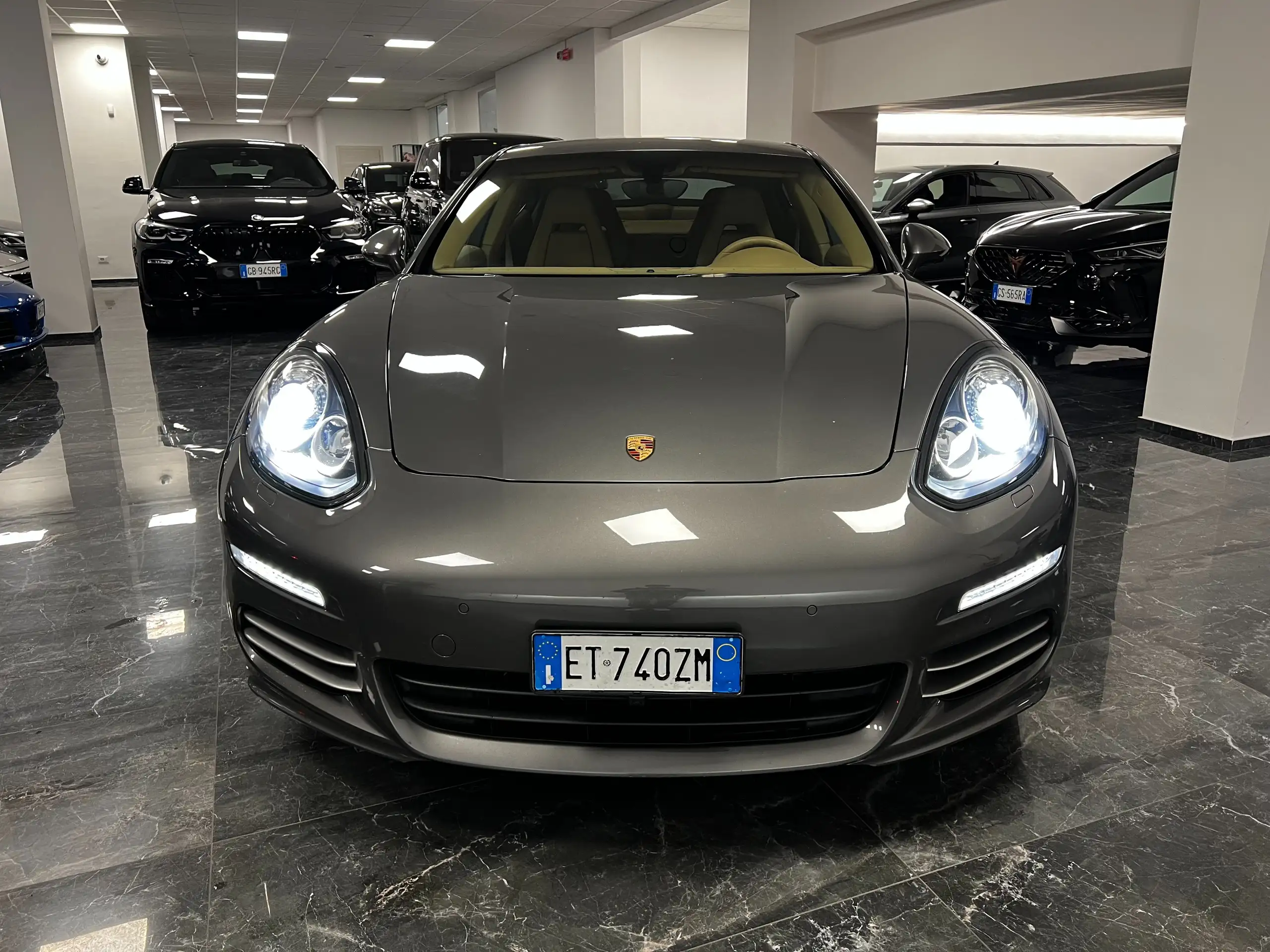 Porsche - Panamera