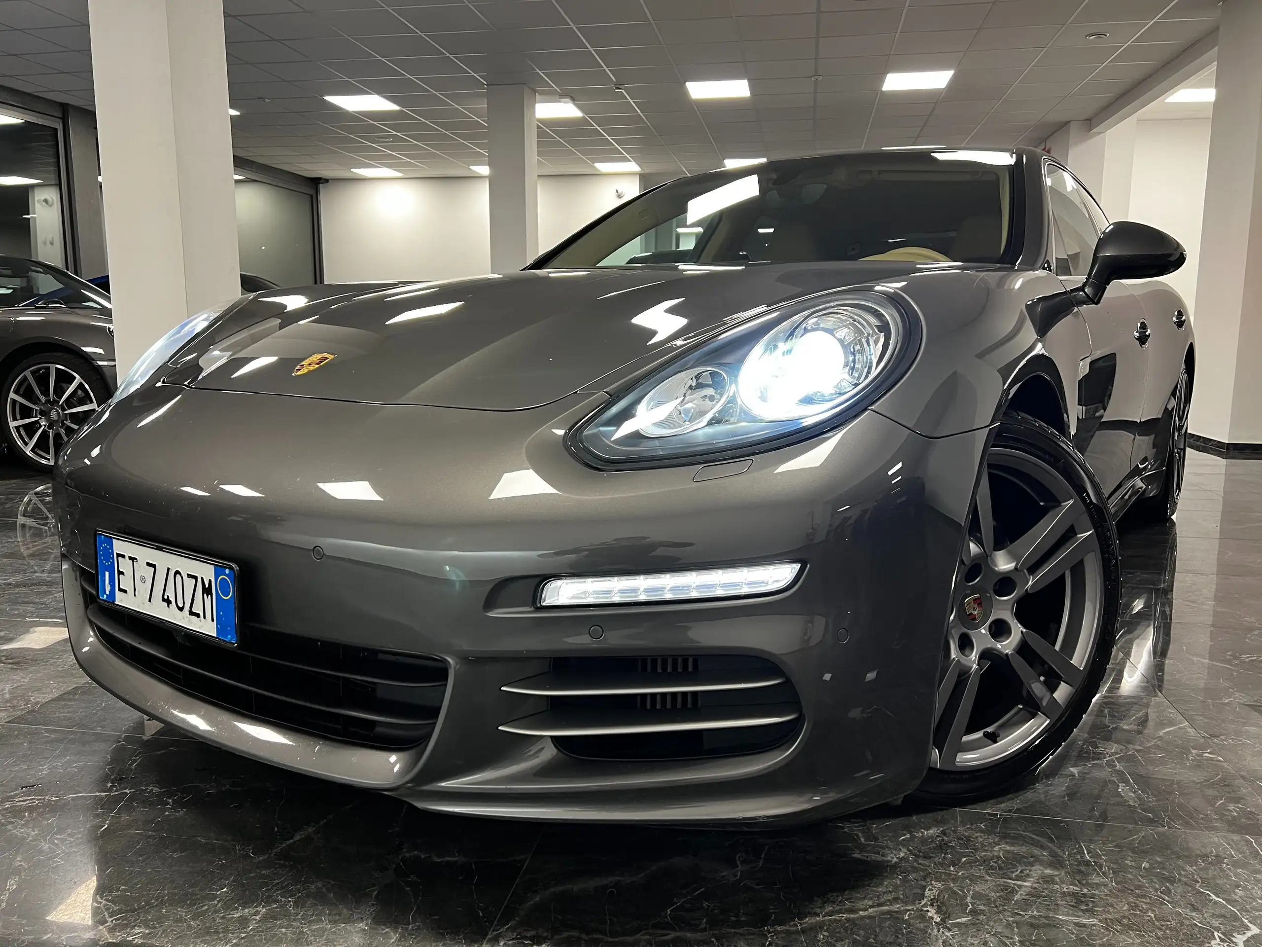 Porsche - Panamera