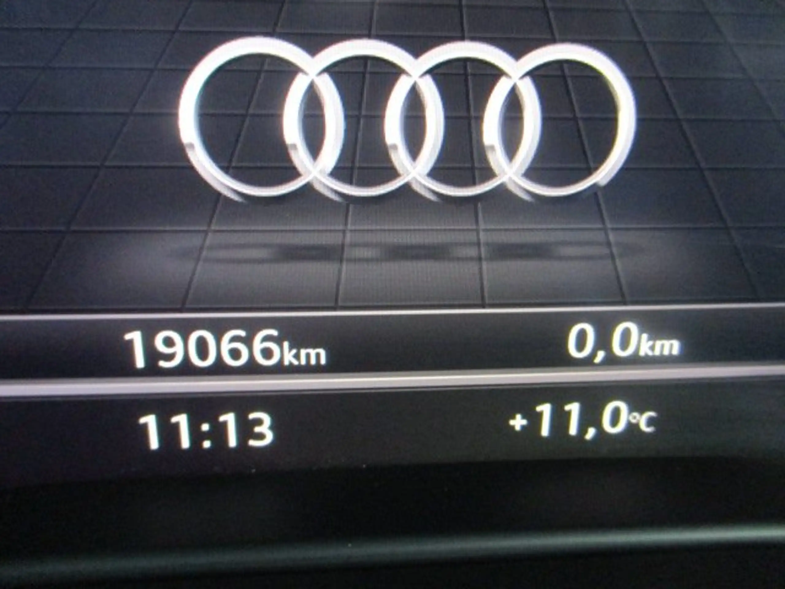 Audi - Q2