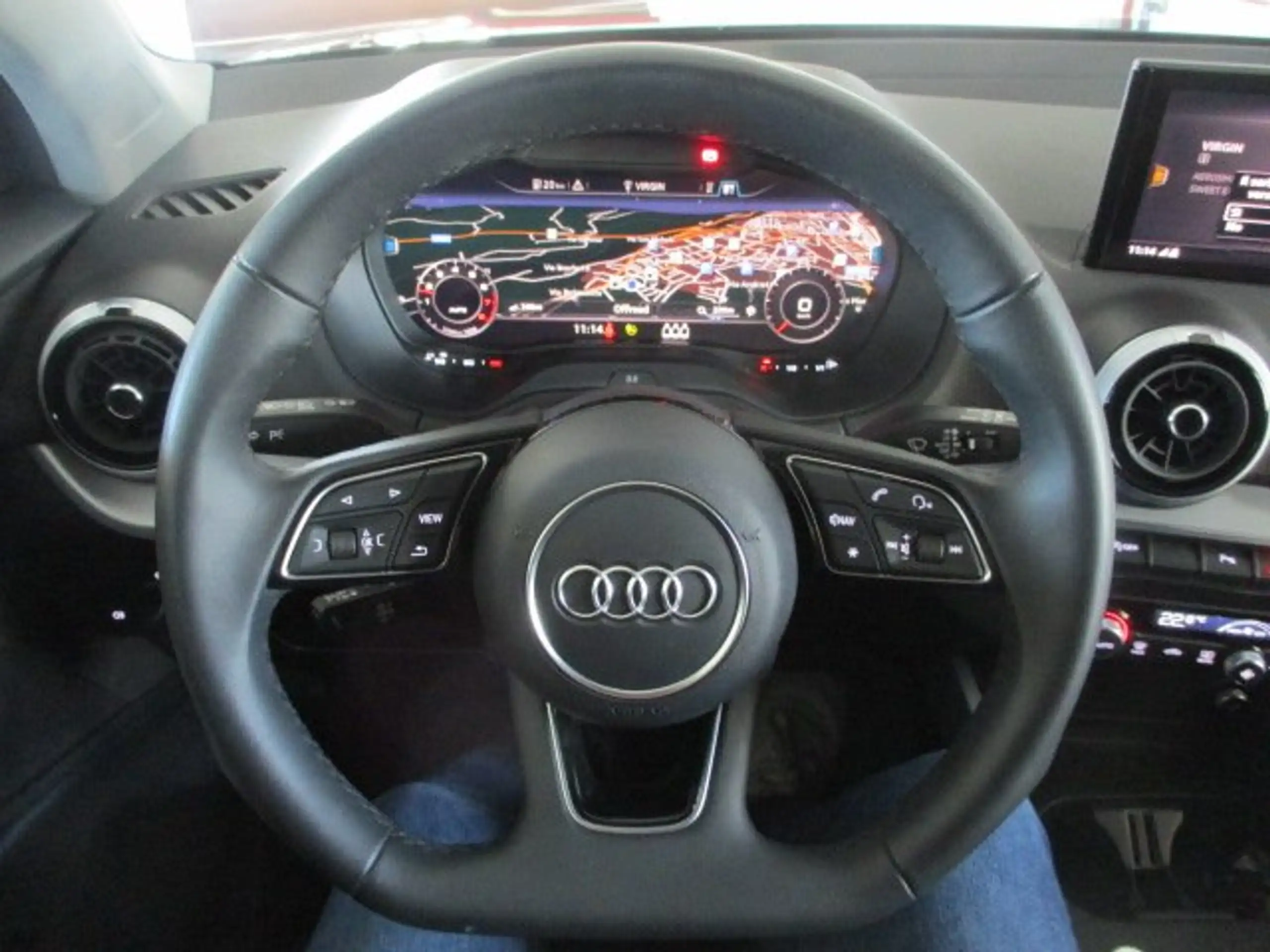 Audi - Q2