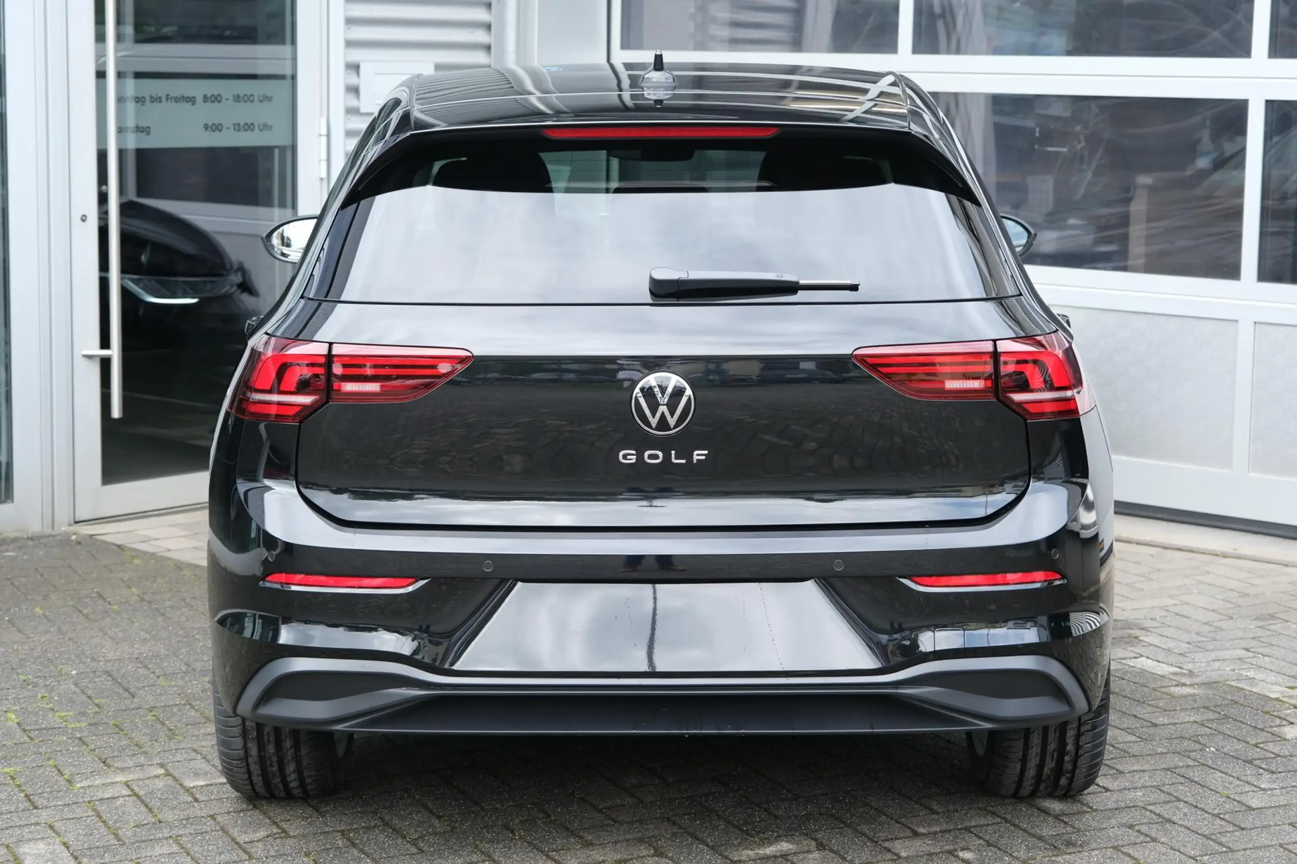 Volkswagen - Golf