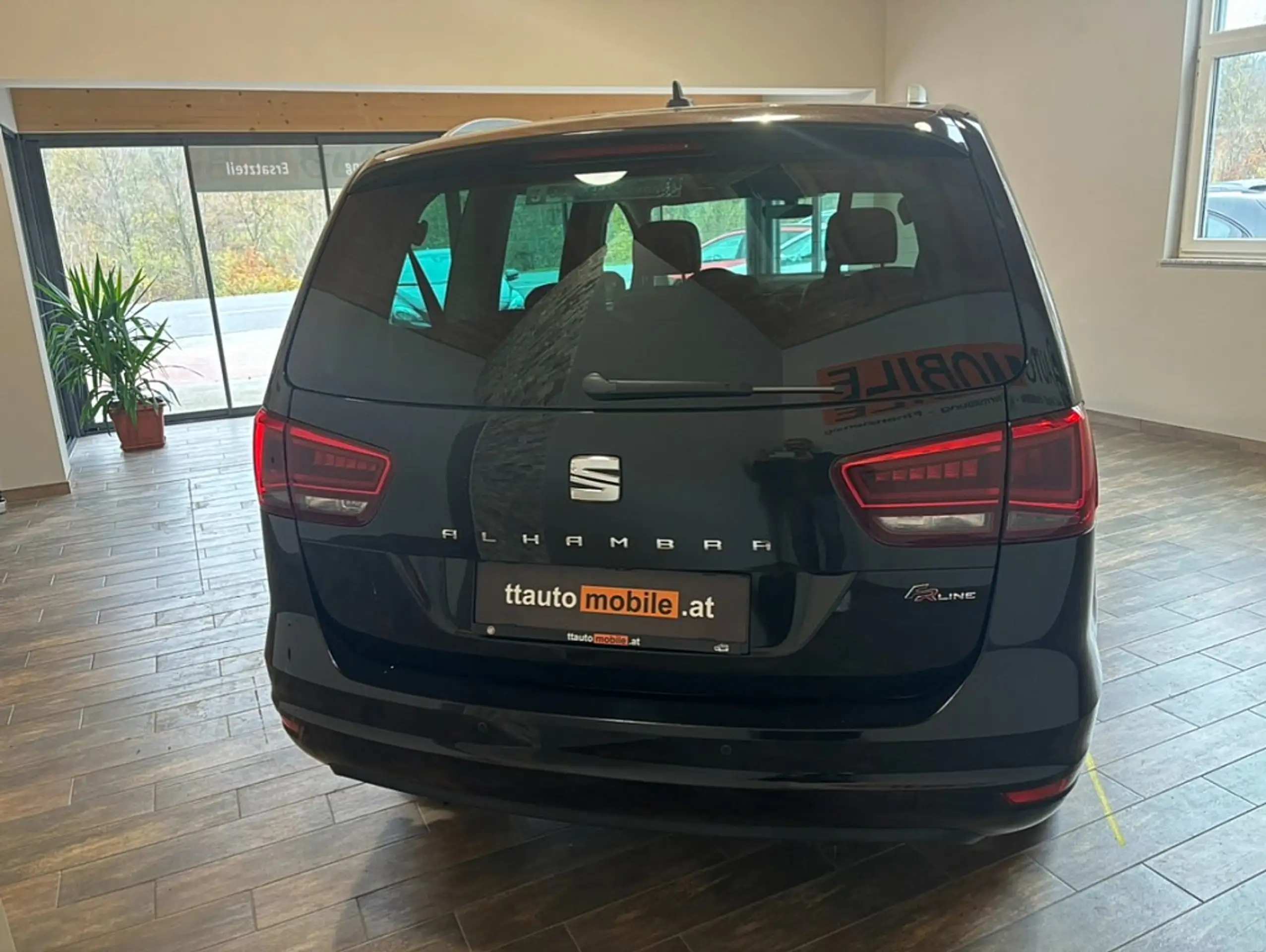 SEAT - Alhambra