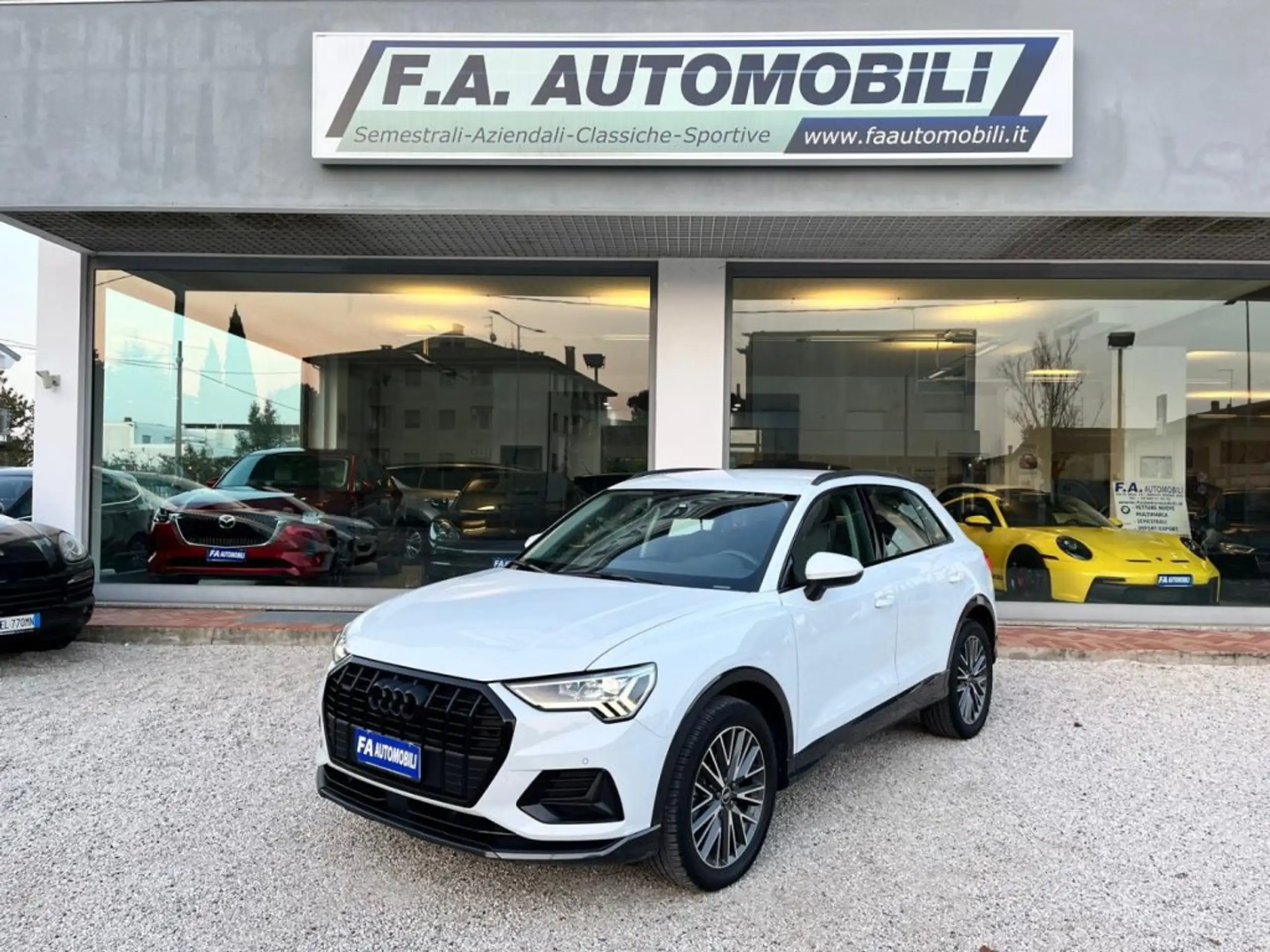 Audi - Q3