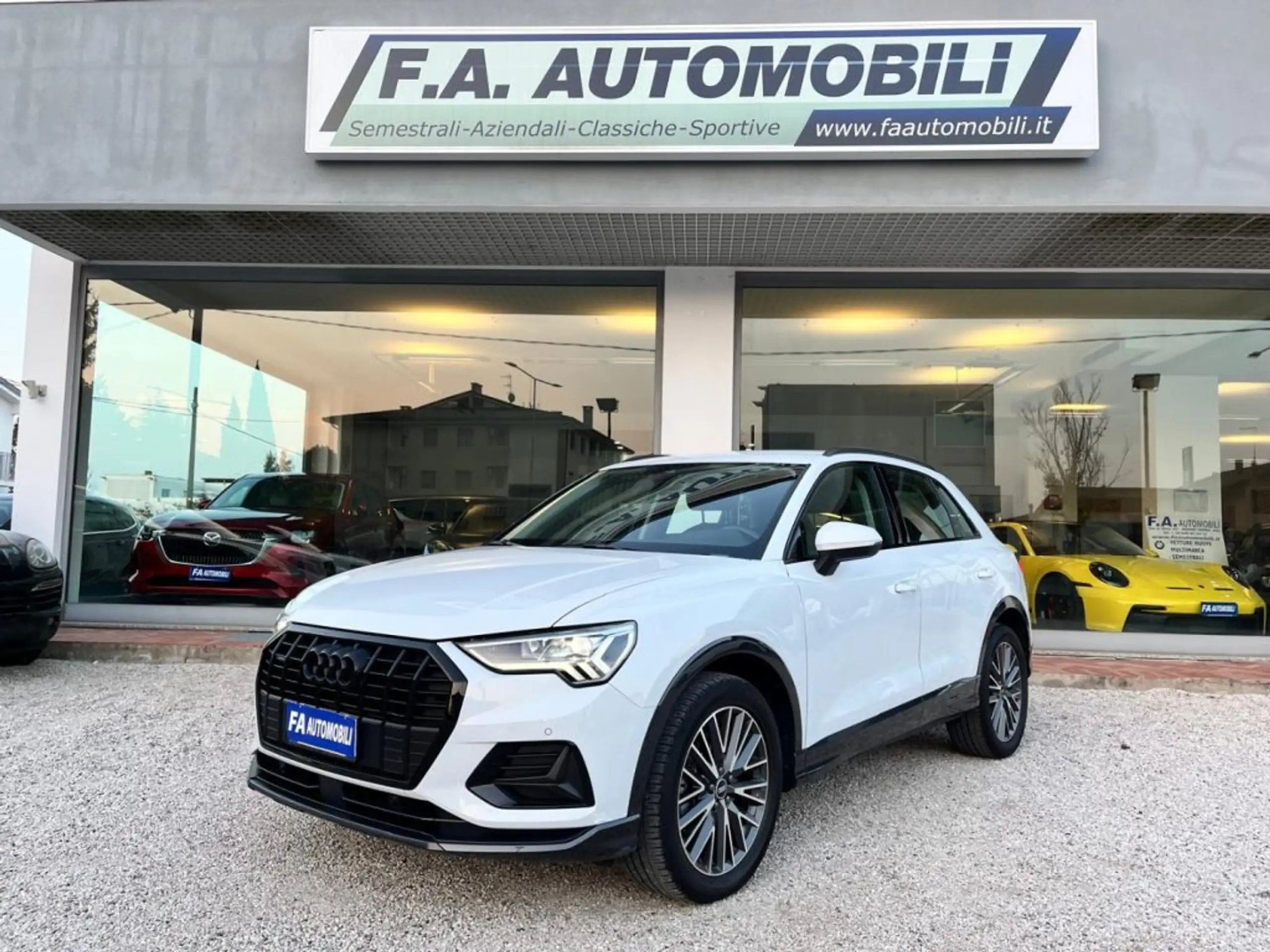 Audi - Q3