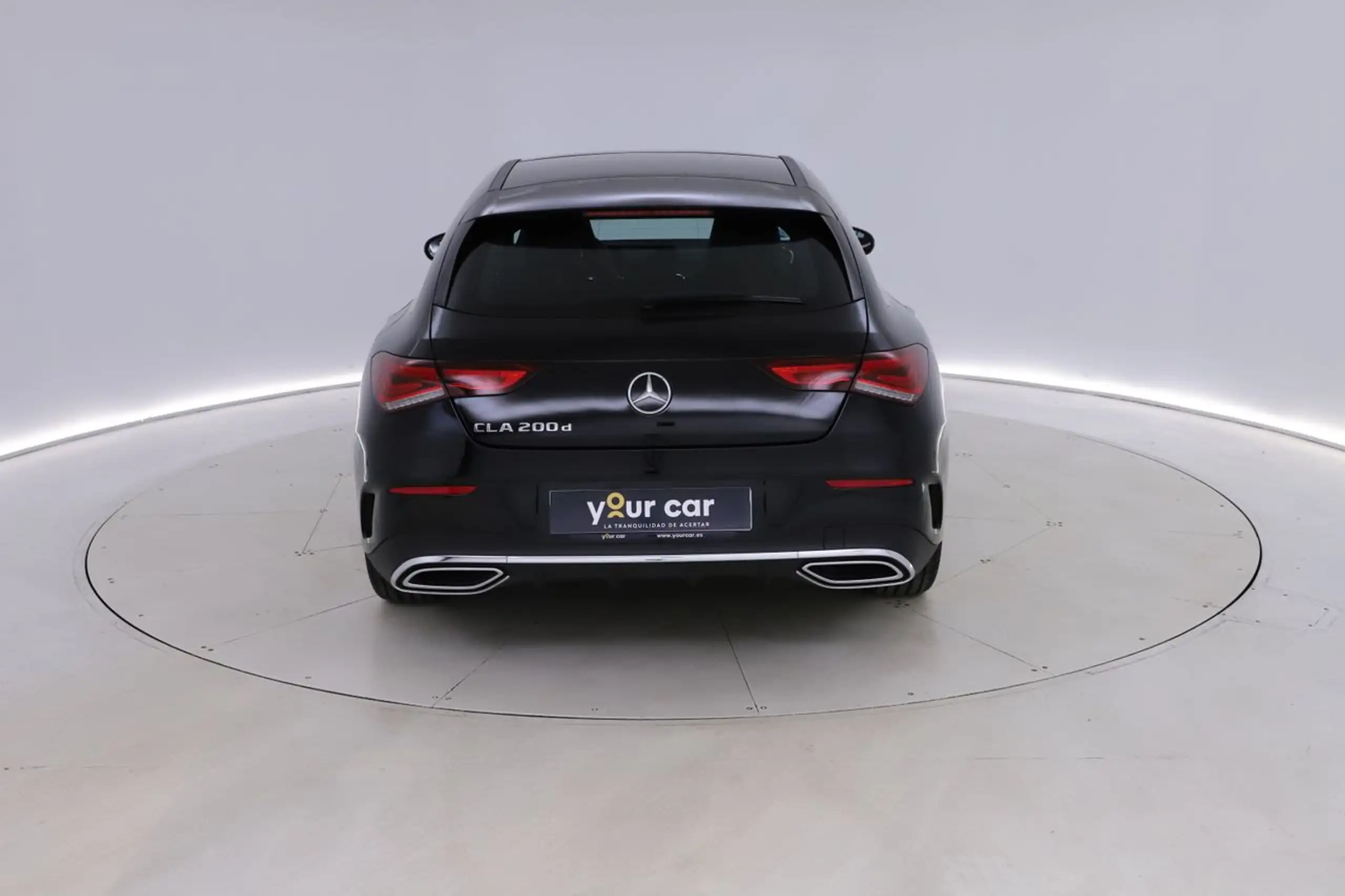 Mercedes-Benz - CLA 200