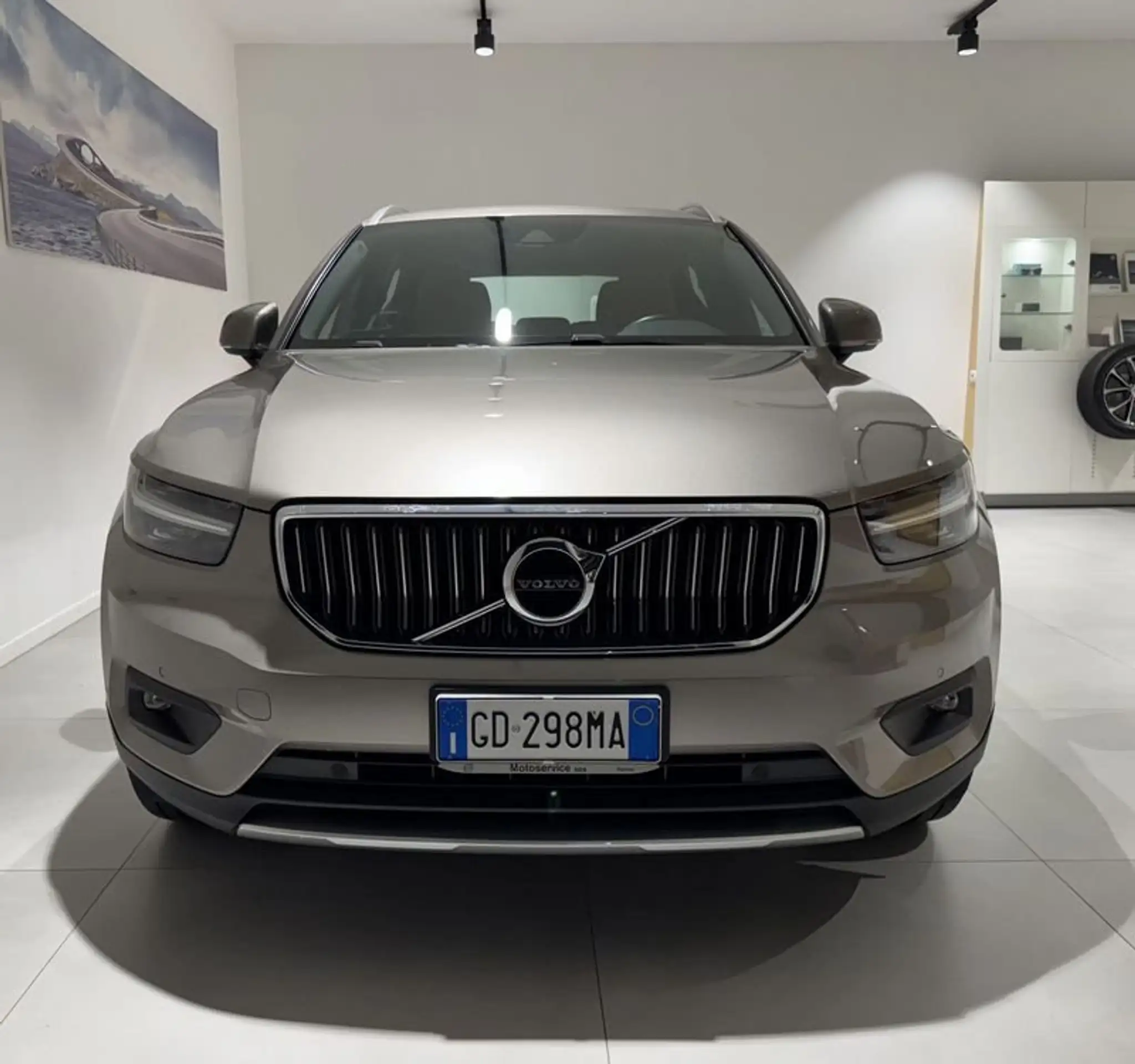 Volvo - XC40