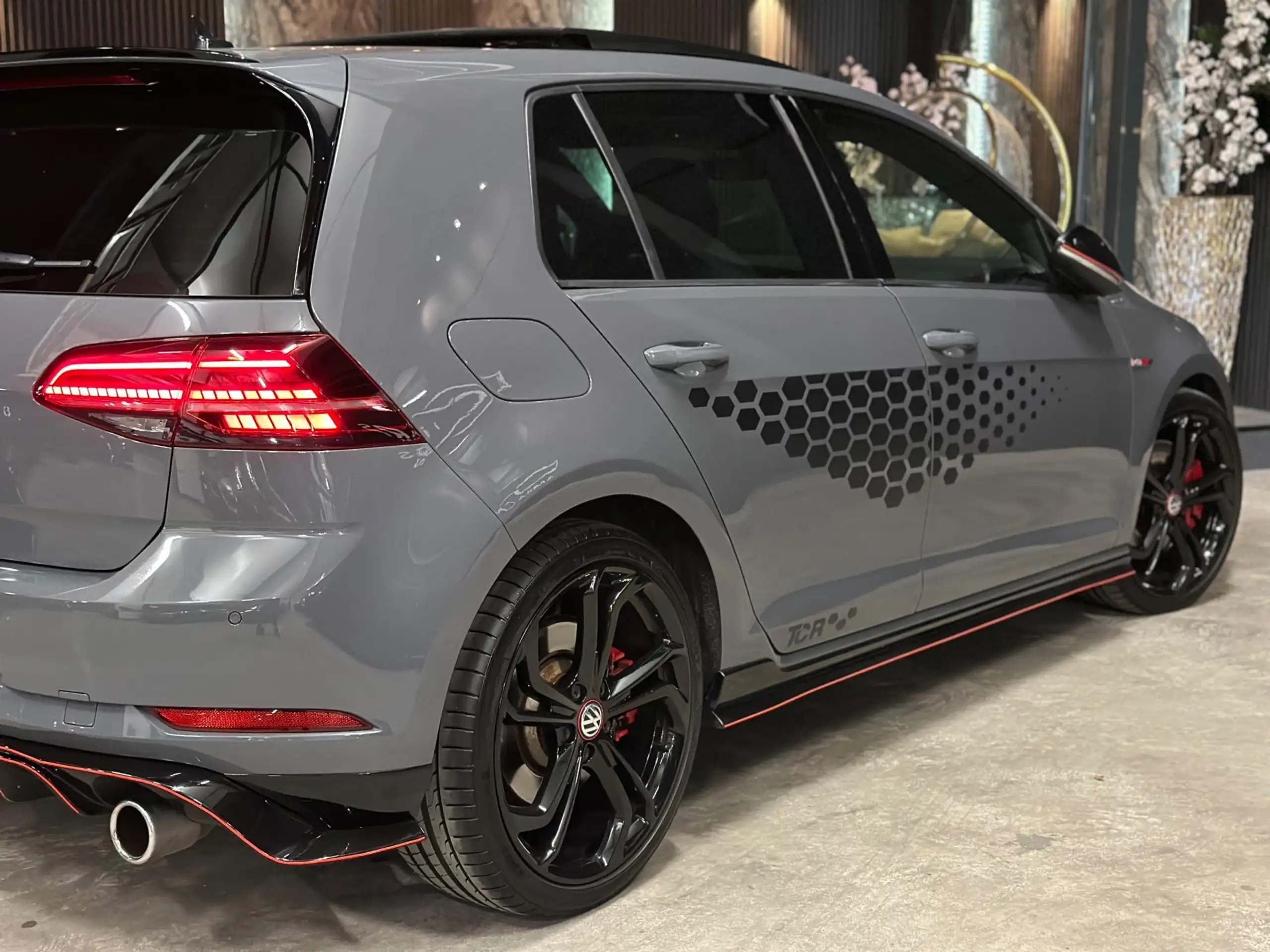 Volkswagen - Golf GTI