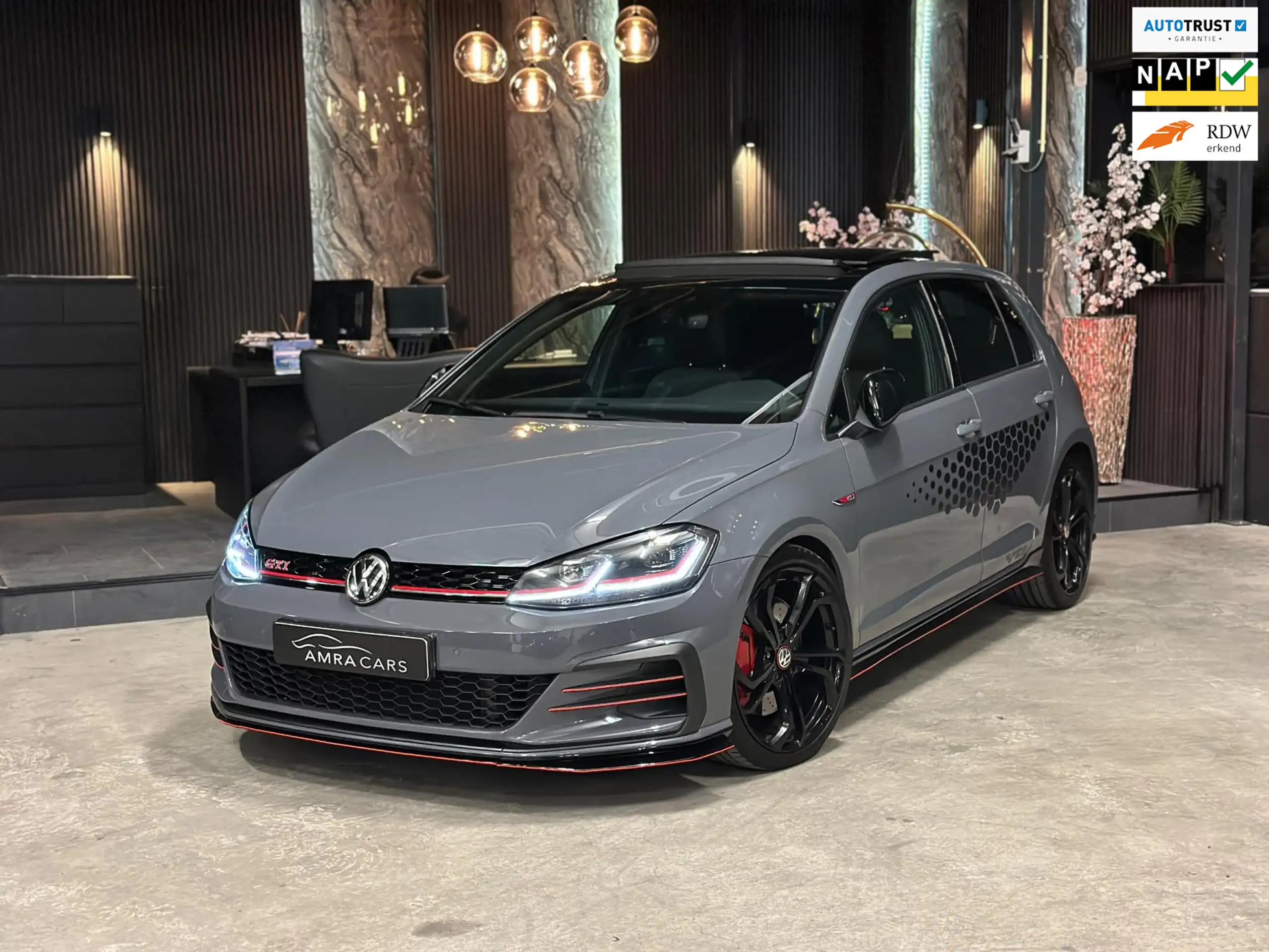 Volkswagen - Golf GTI