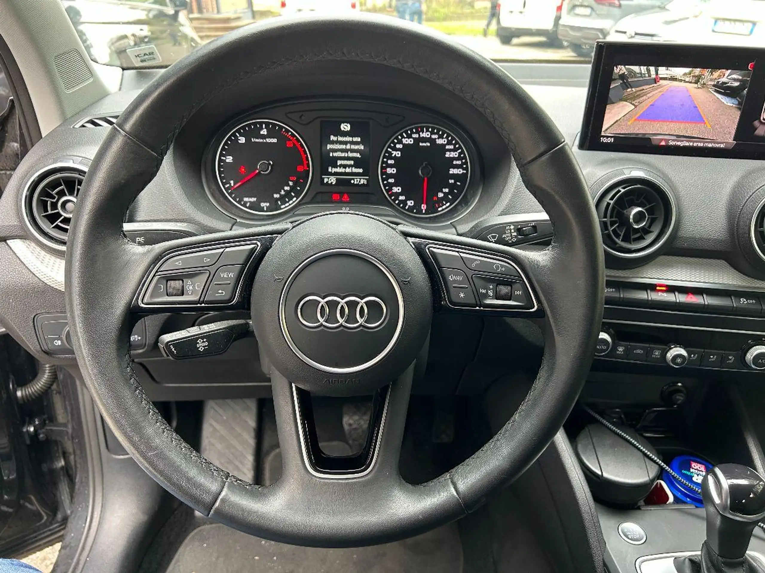 Audi - Q2