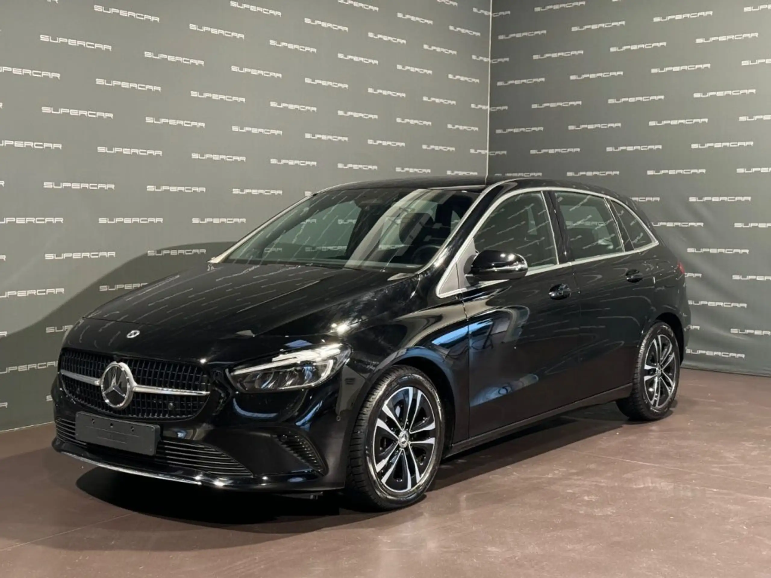 Mercedes-Benz B 180 2023