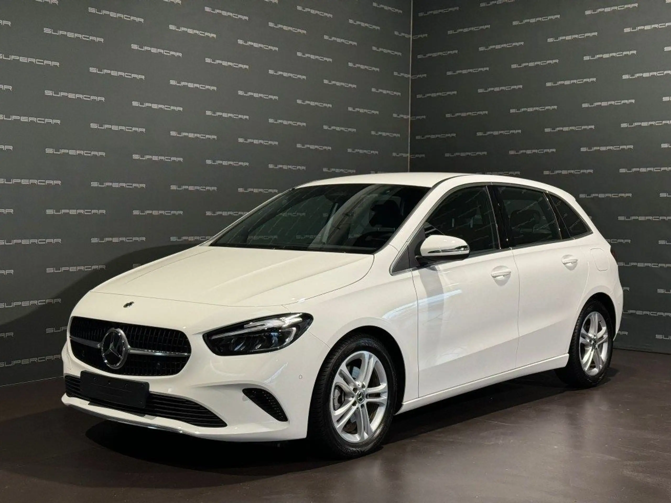 Mercedes-Benz B 180 2023