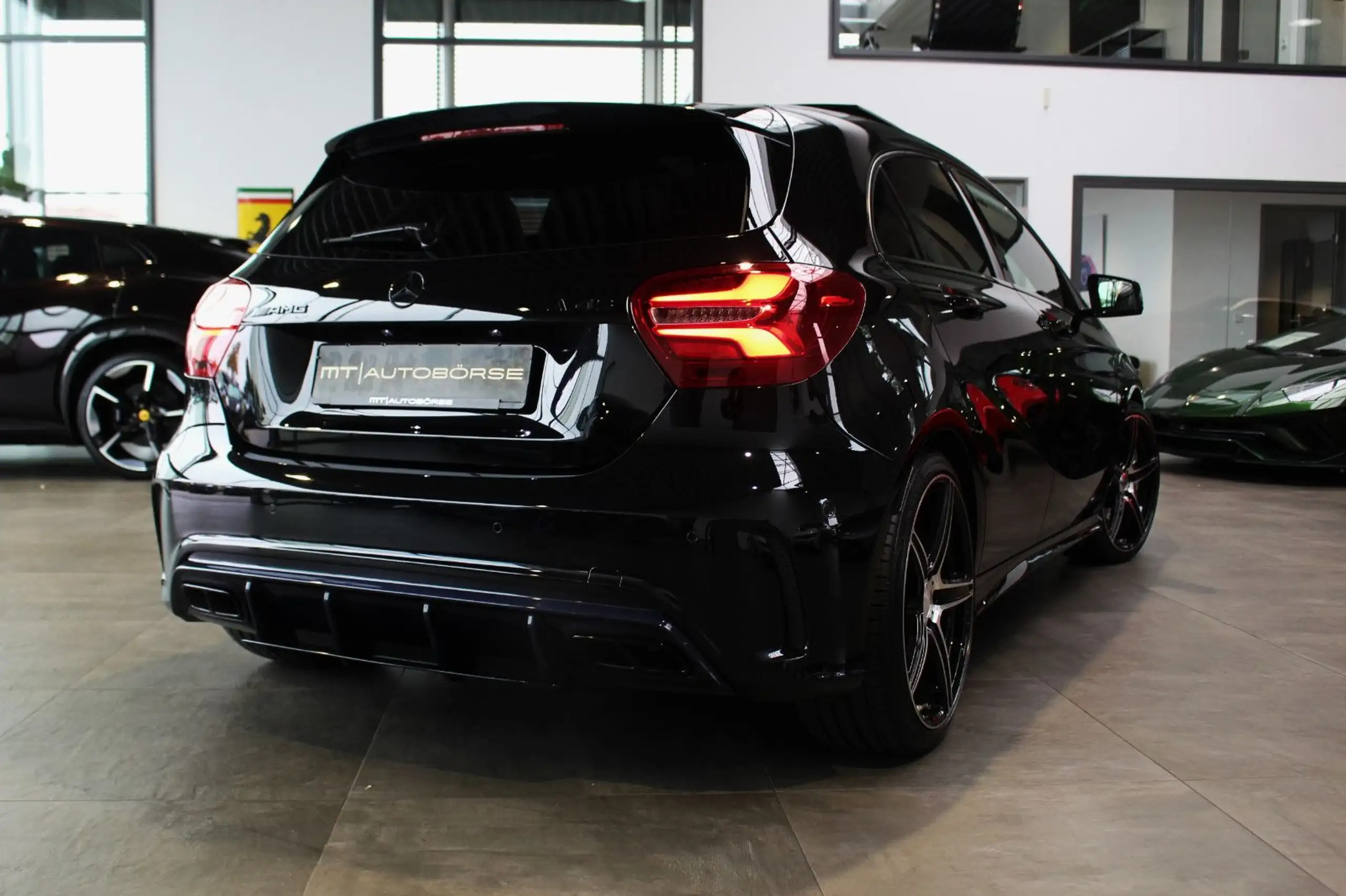 Mercedes-Benz - A 45 AMG