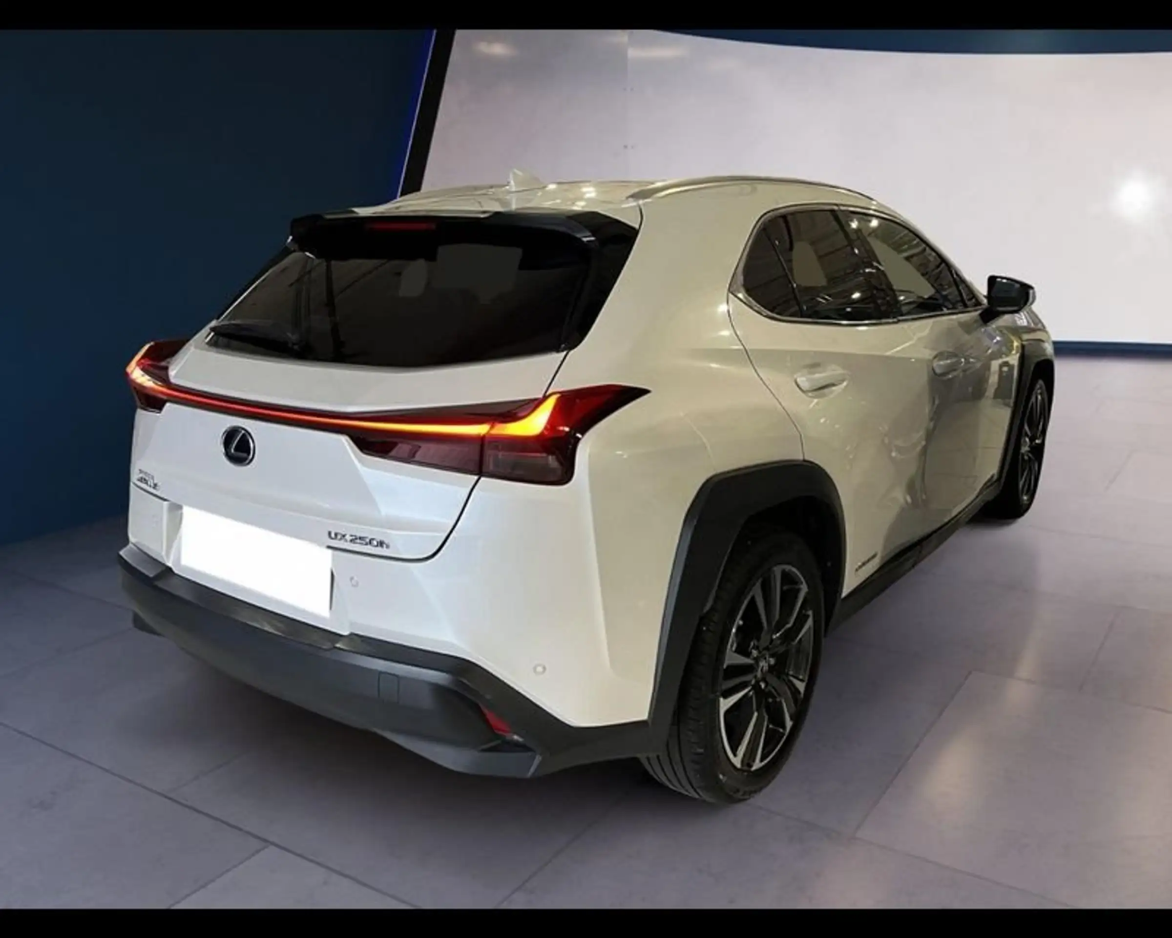 Lexus - UX 250h