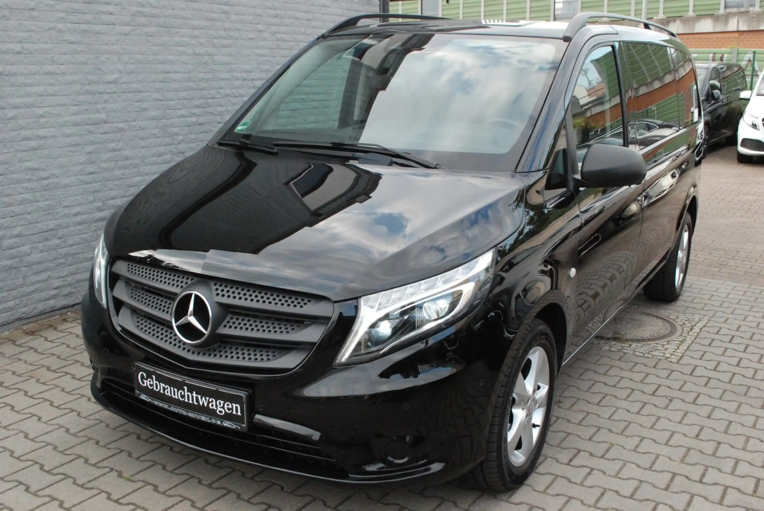 Mercedes-Benz - Vito