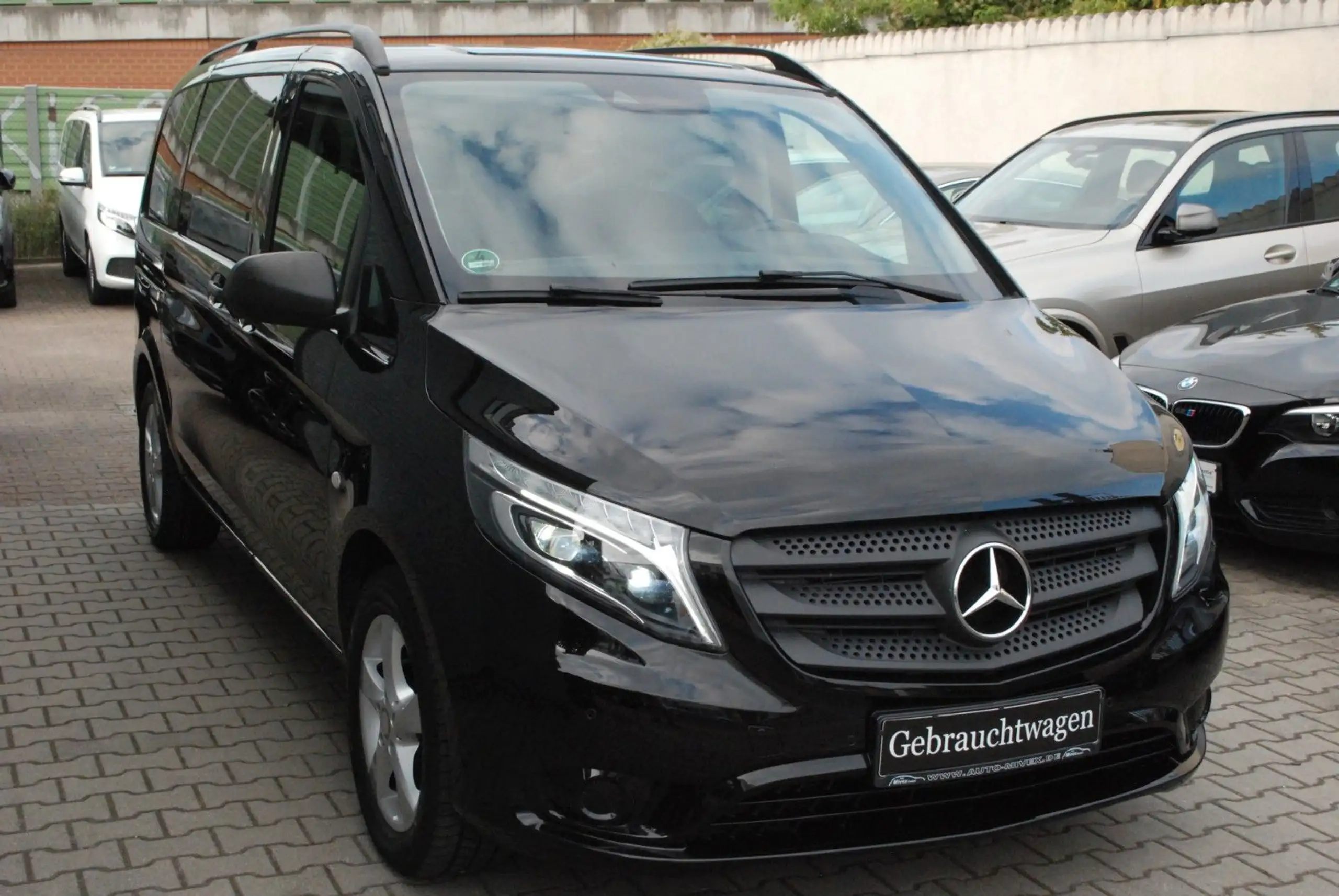 Mercedes-Benz - Vito