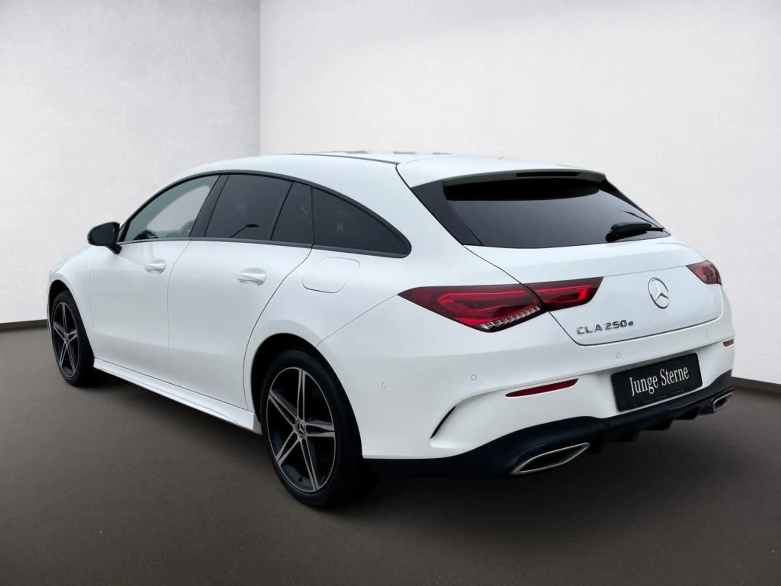 Mercedes-Benz - CLA 250