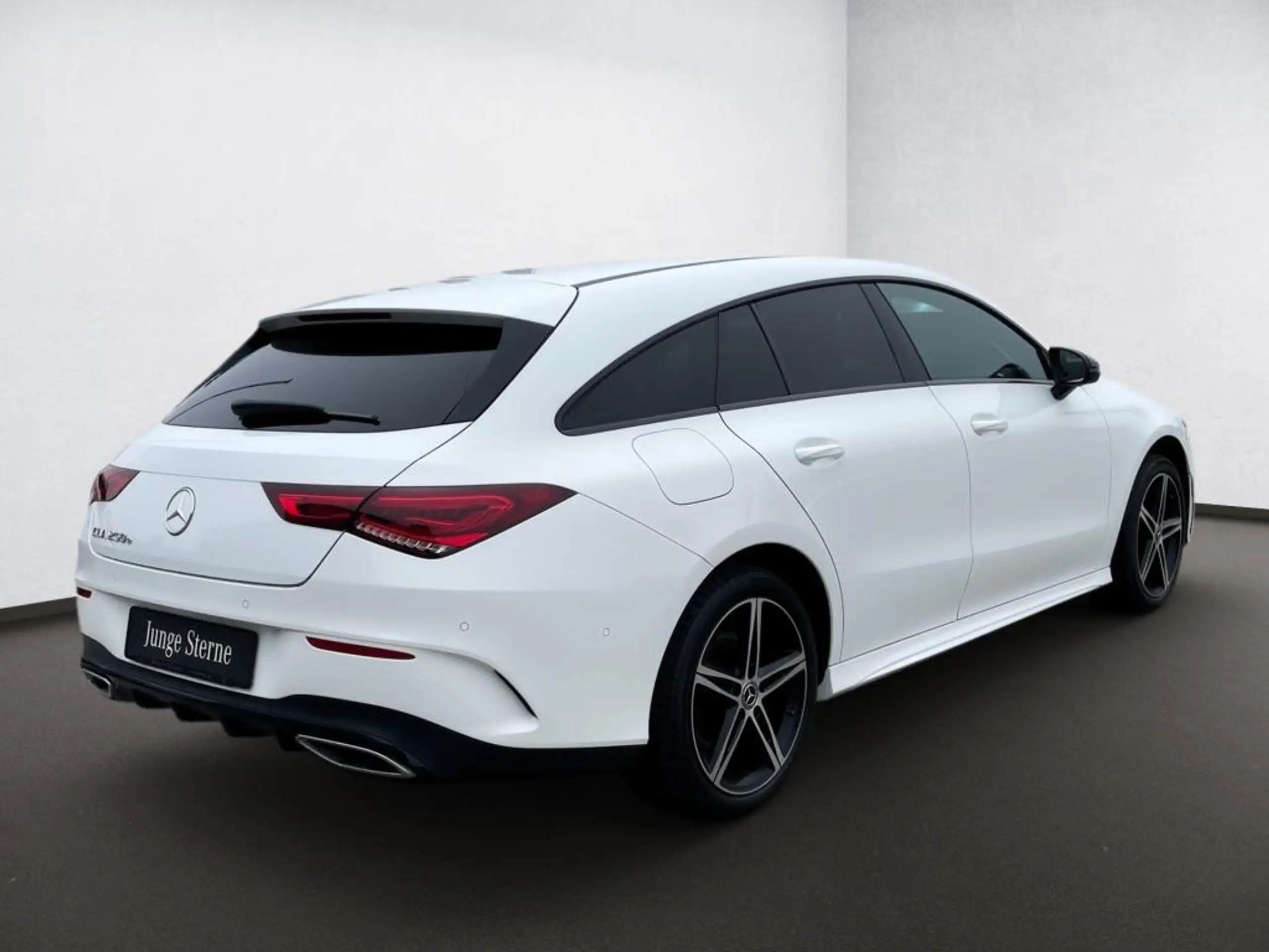 Mercedes-Benz - CLA 250