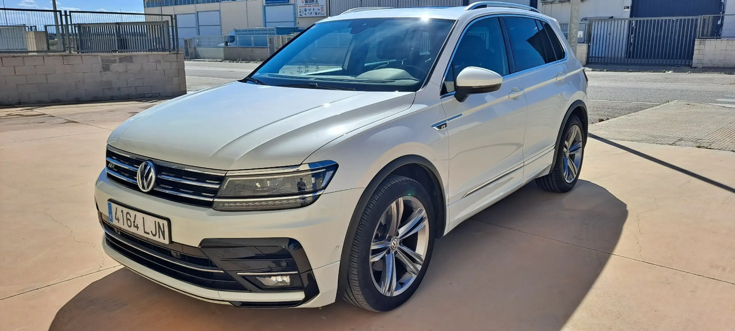 Volkswagen - Tiguan