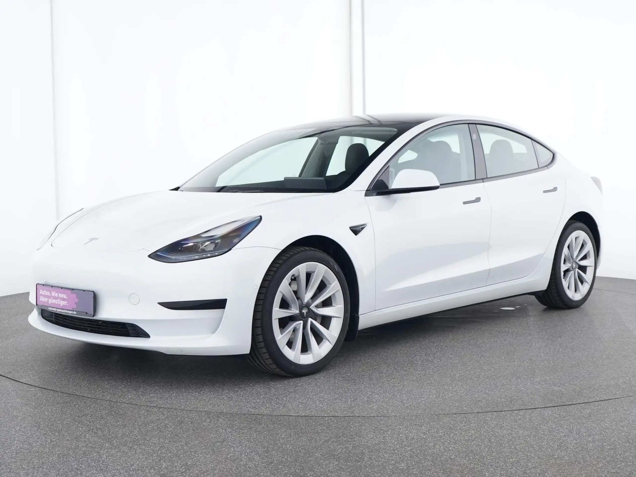 Tesla - Model 3