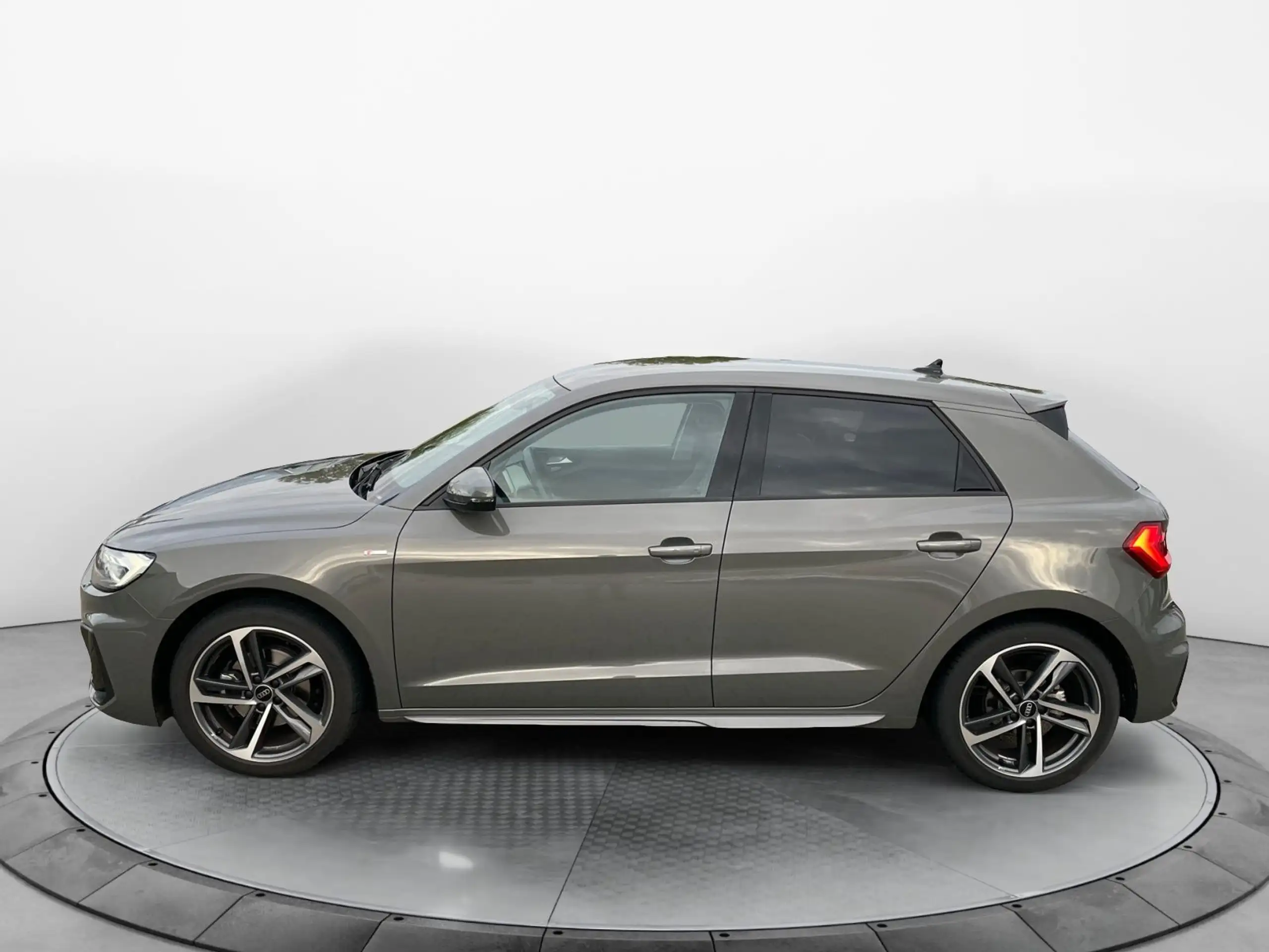 Audi - A1