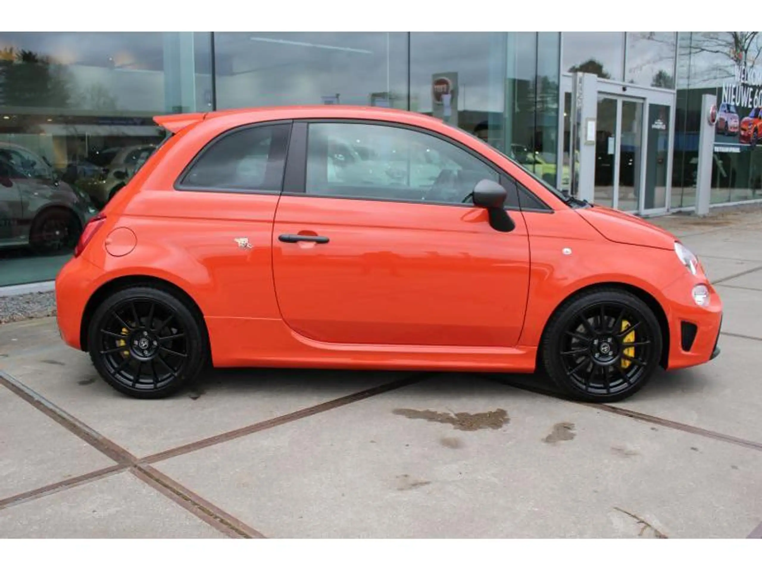 Abarth - 695