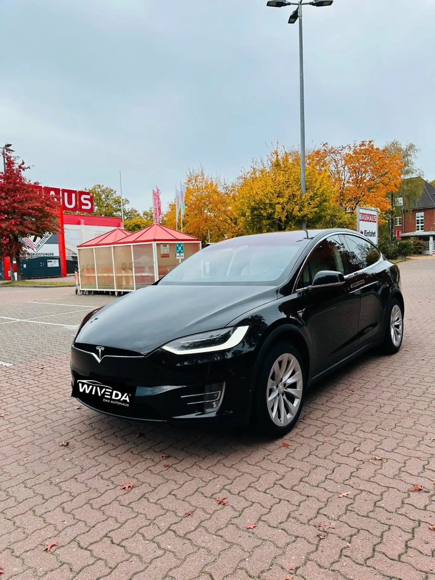 Tesla - Model X