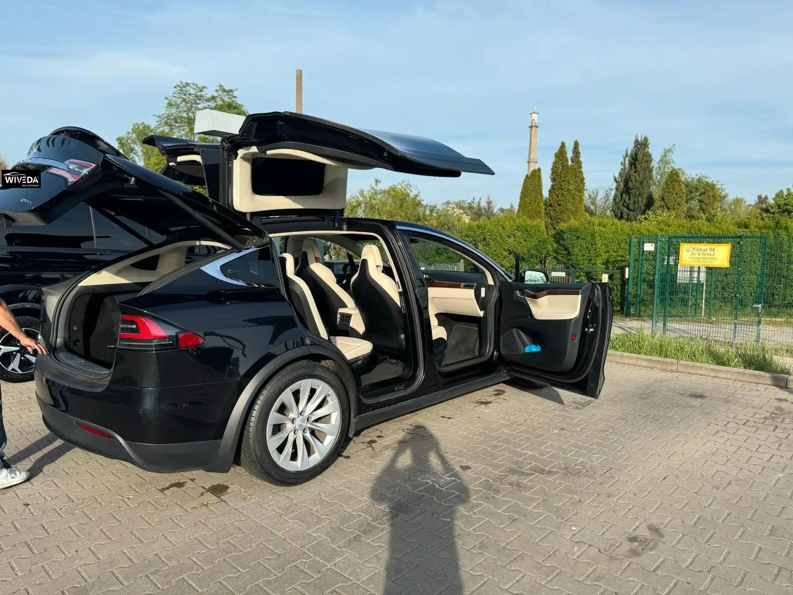 Tesla - Model X