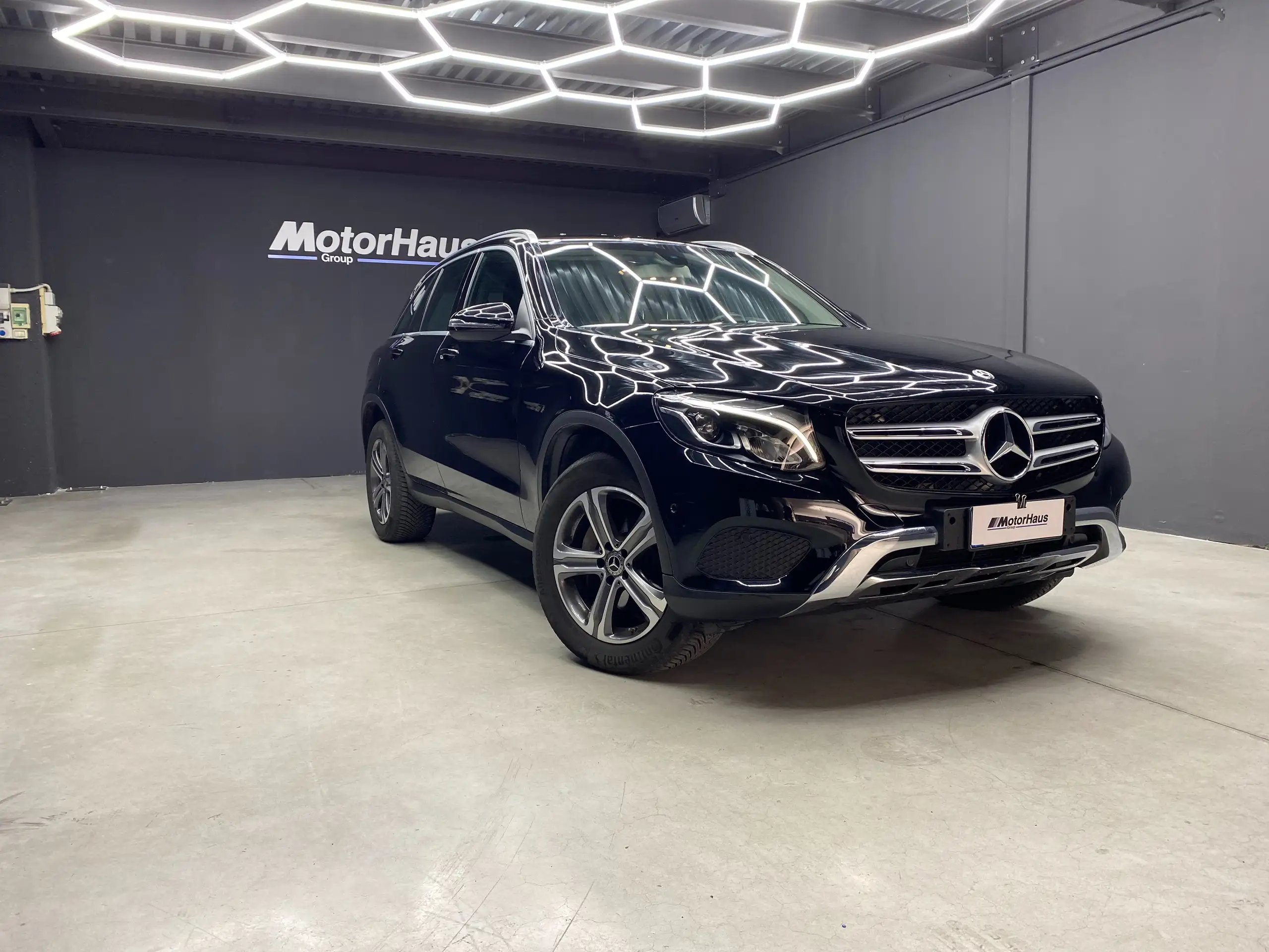 Mercedes-Benz - GLC 220