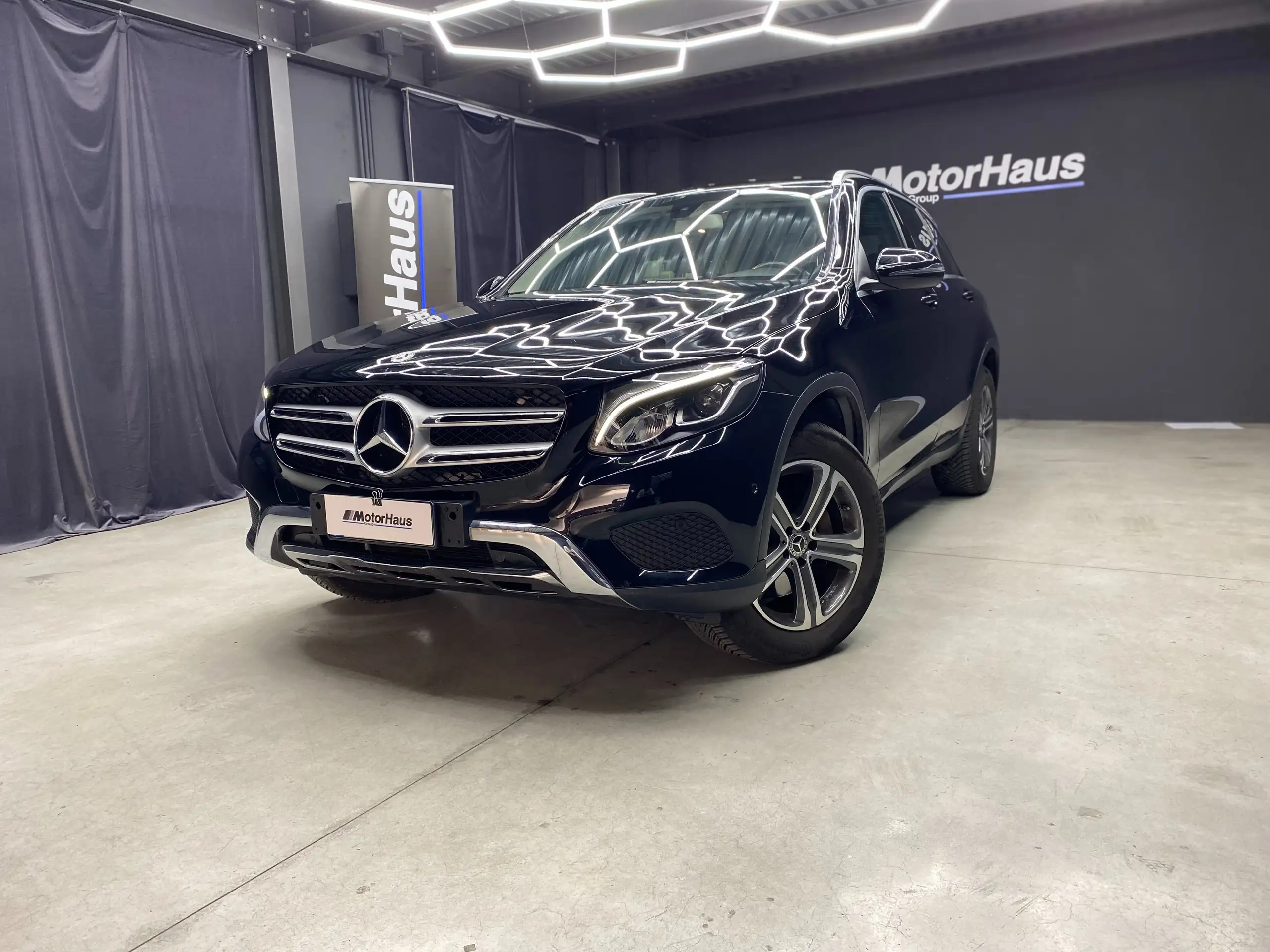 Mercedes-Benz - GLC 220