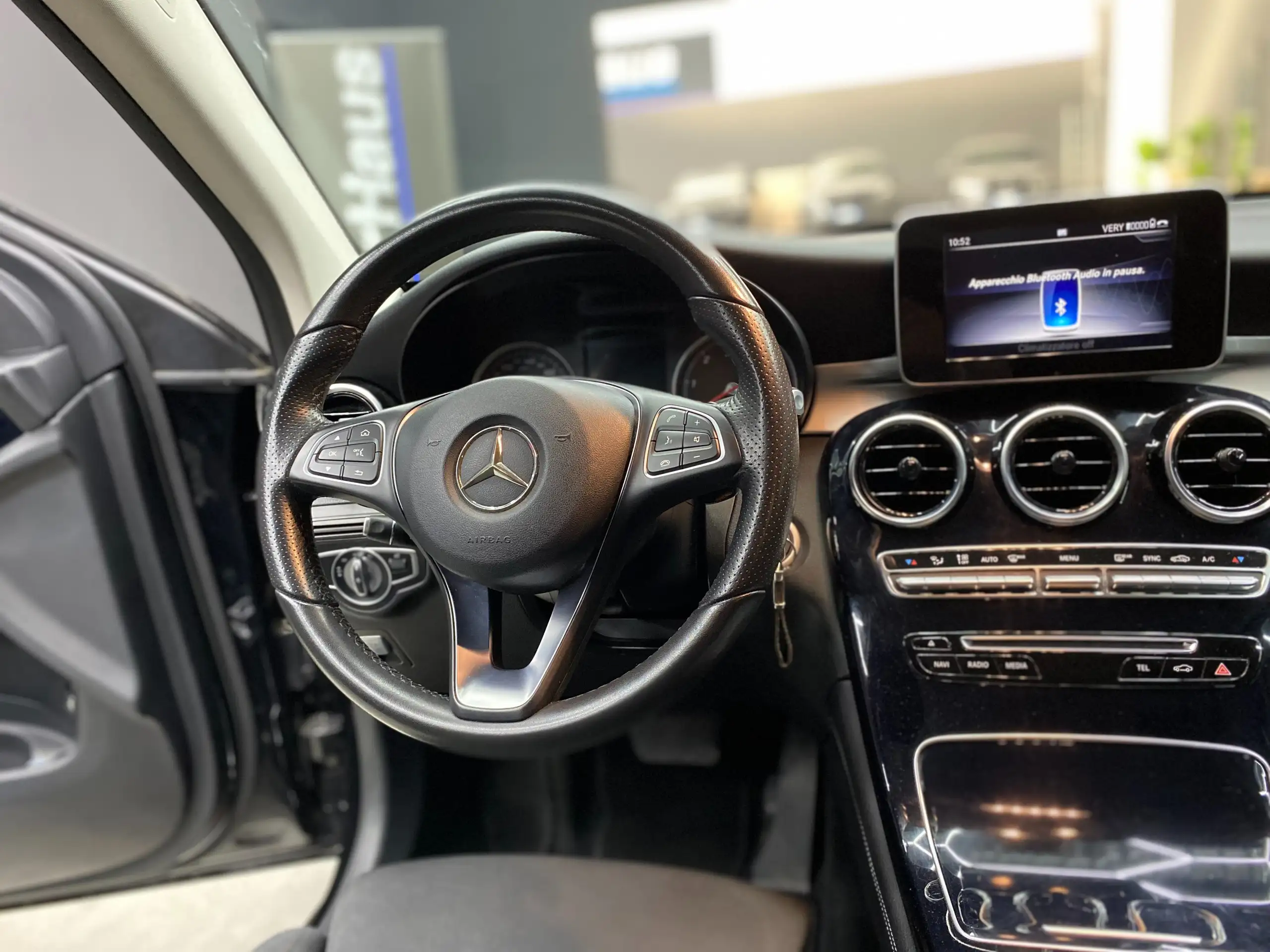 Mercedes-Benz - GLC 220