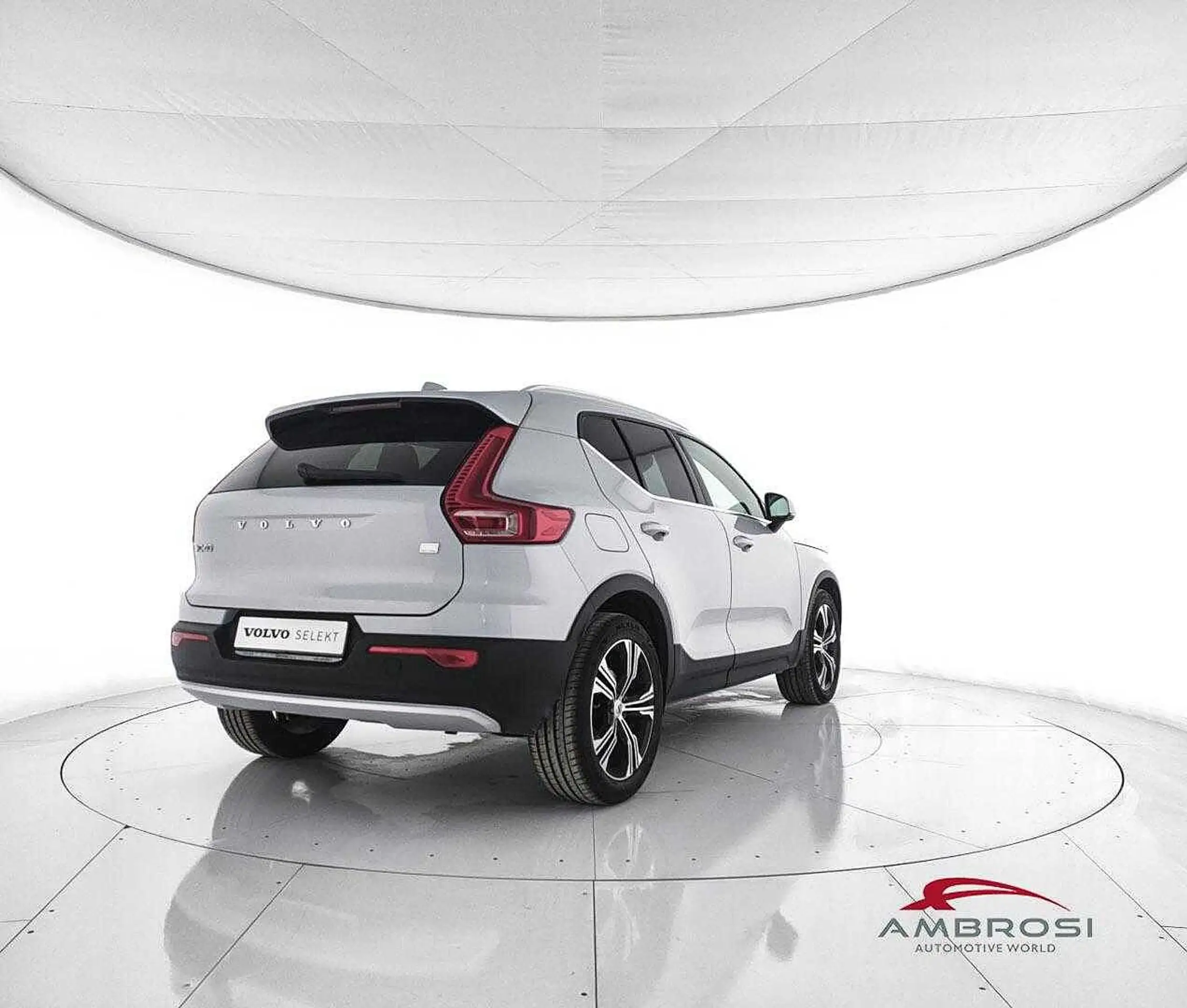 Volvo - XC40