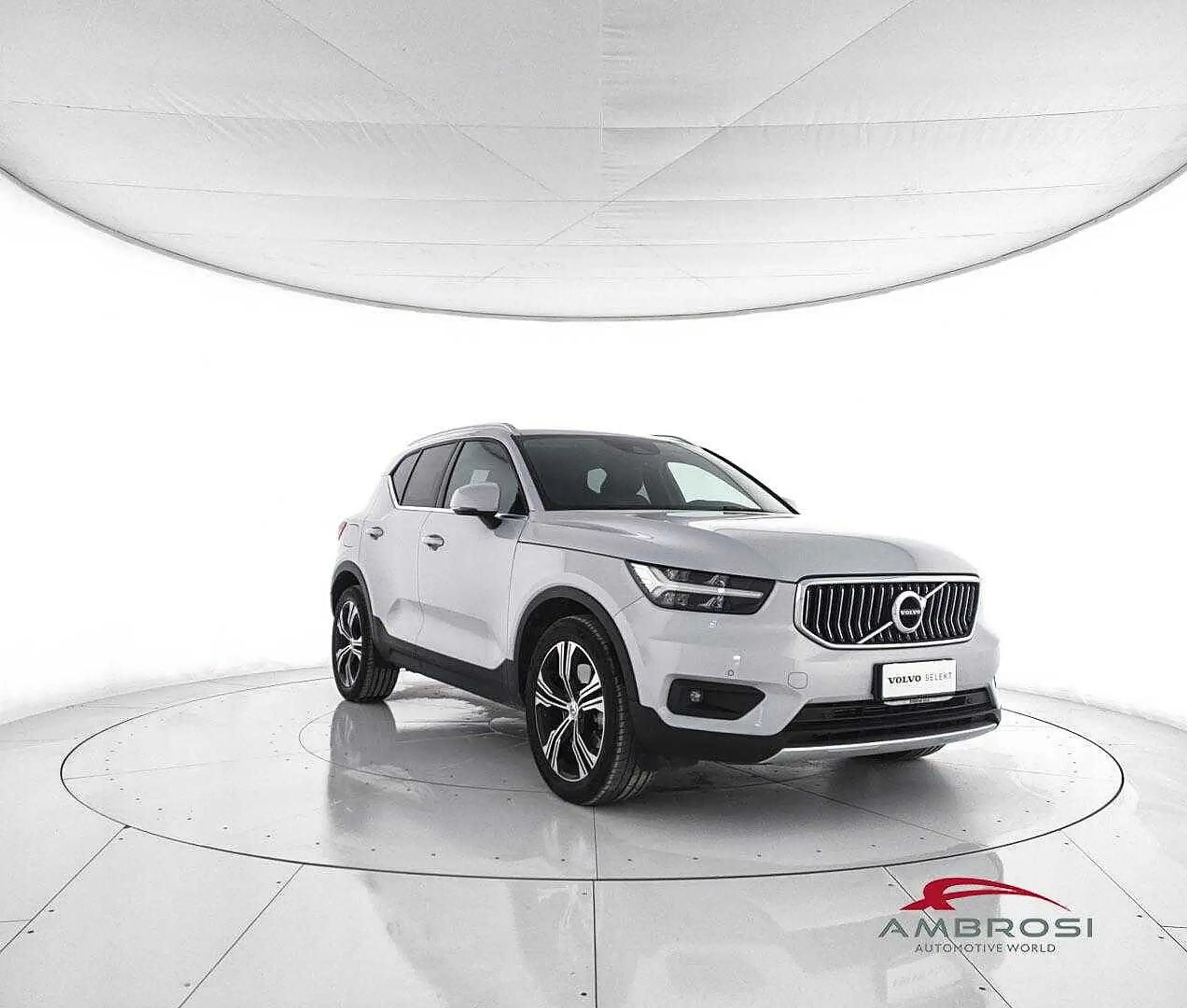 Volvo - XC40