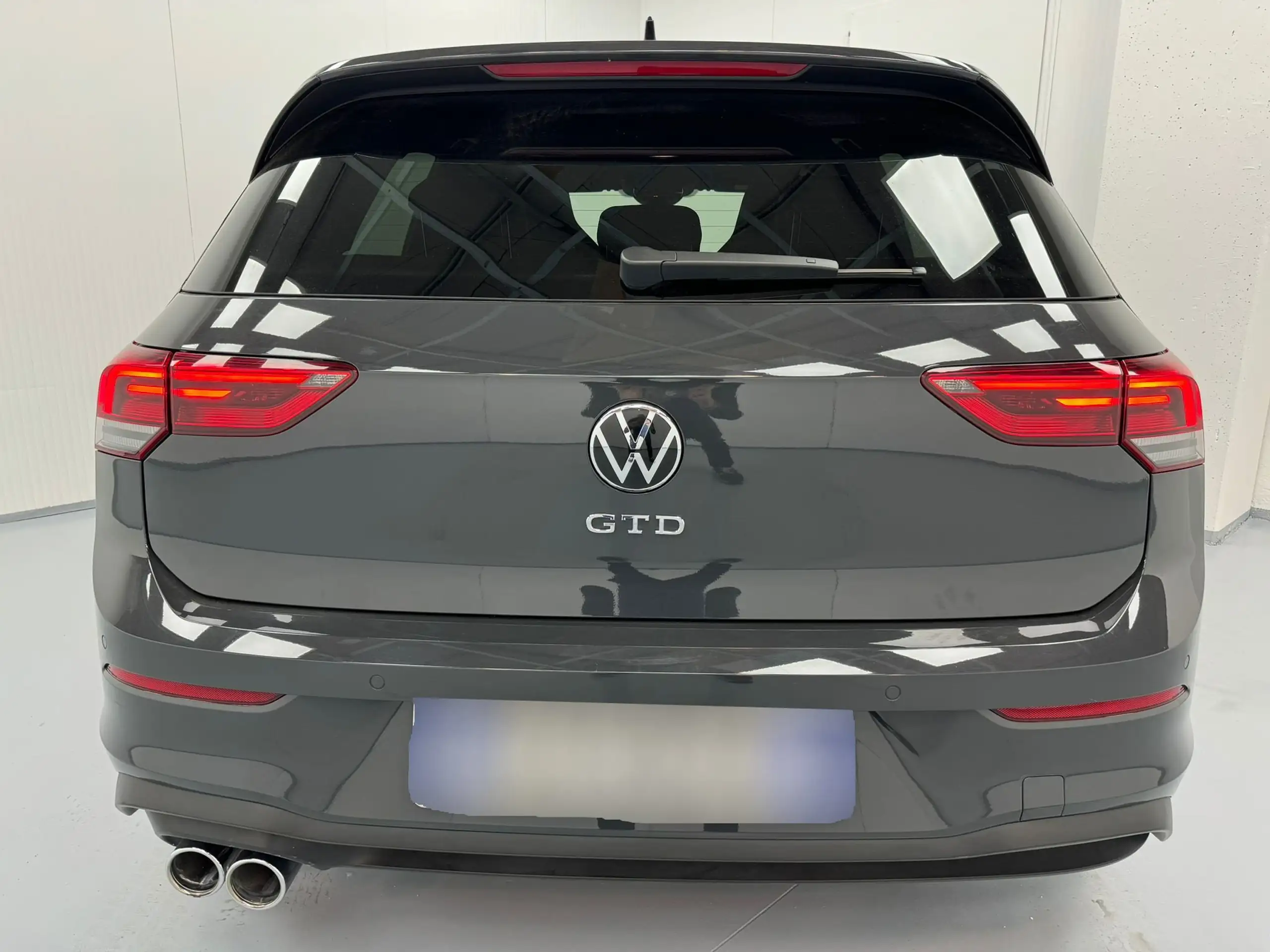 Volkswagen - Golf