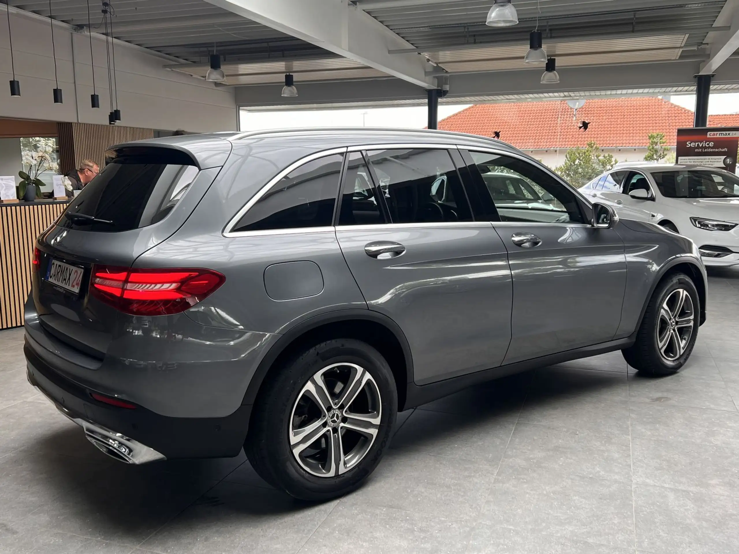 Mercedes-Benz - GLC 250